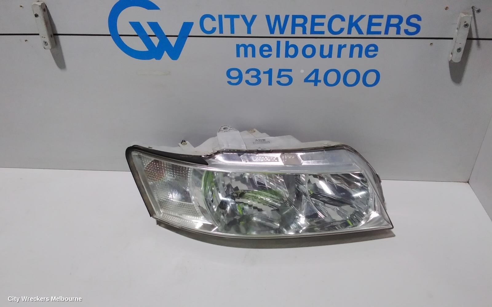 HOLDEN COMMODORE 2006 Right Headlamp