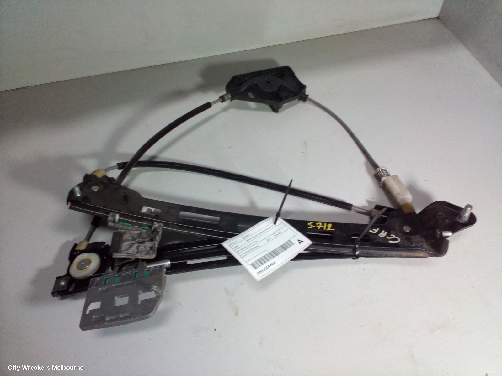 VOLKSWAGEN PASSAT 2013 Right Front Window Reg/Motor