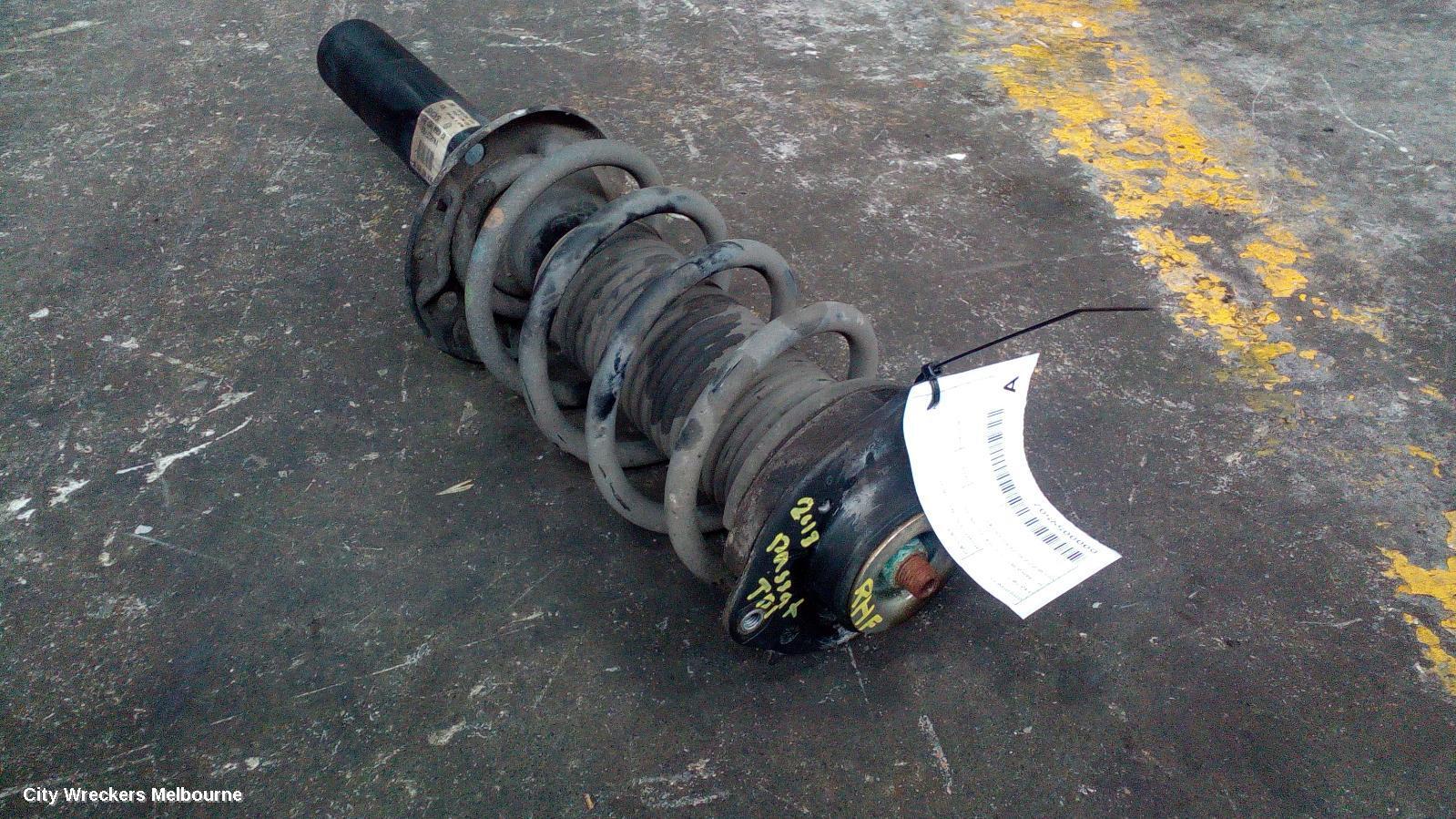 VOLKSWAGEN PASSAT 2013 Right Front Strut