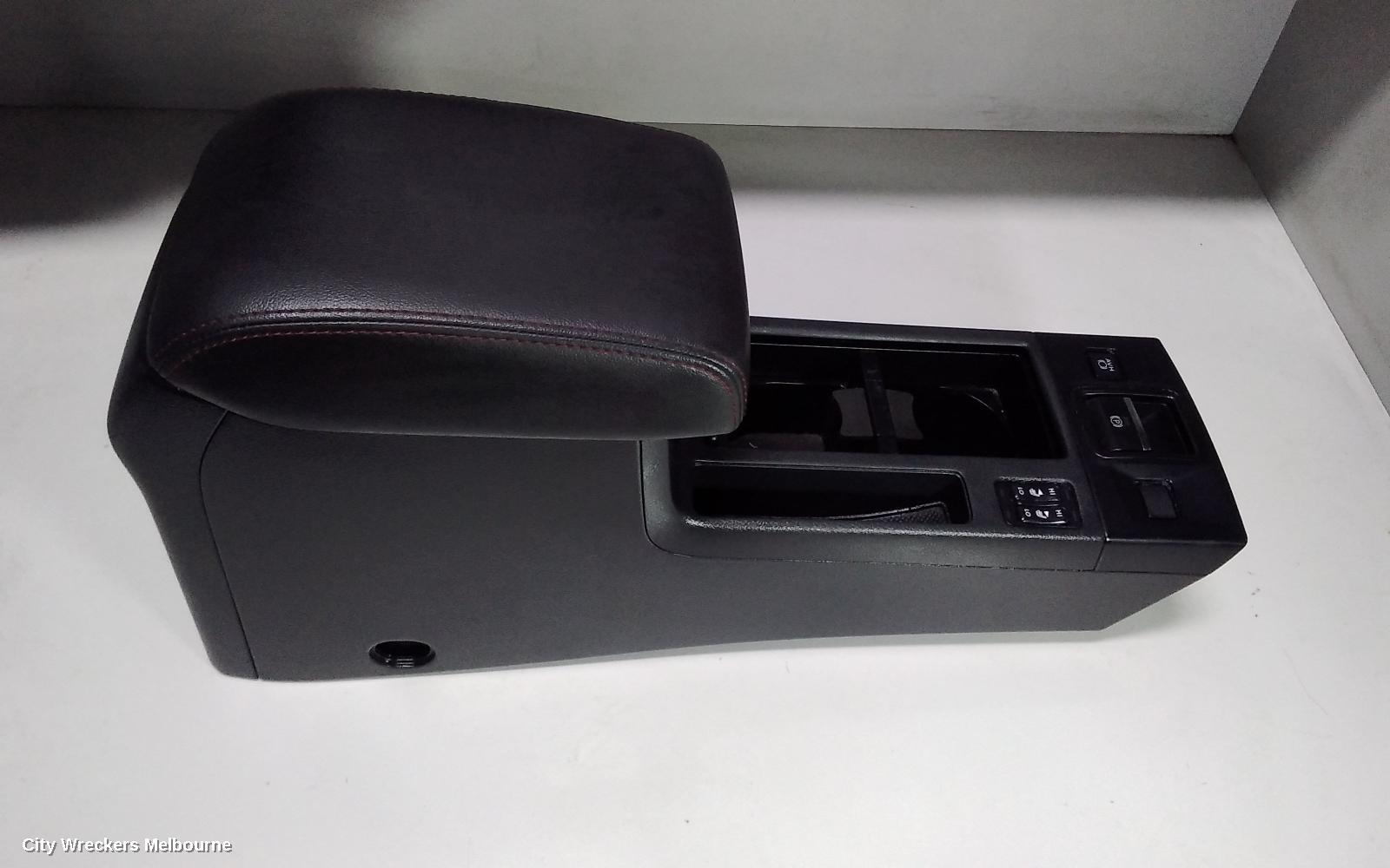 SUBARU WRX 2018 Console