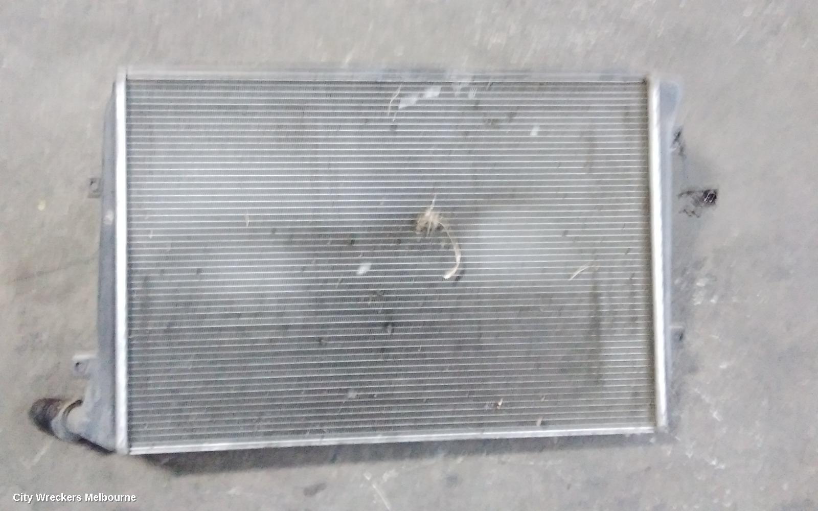 VOLKSWAGEN EOS 2008 Radiator