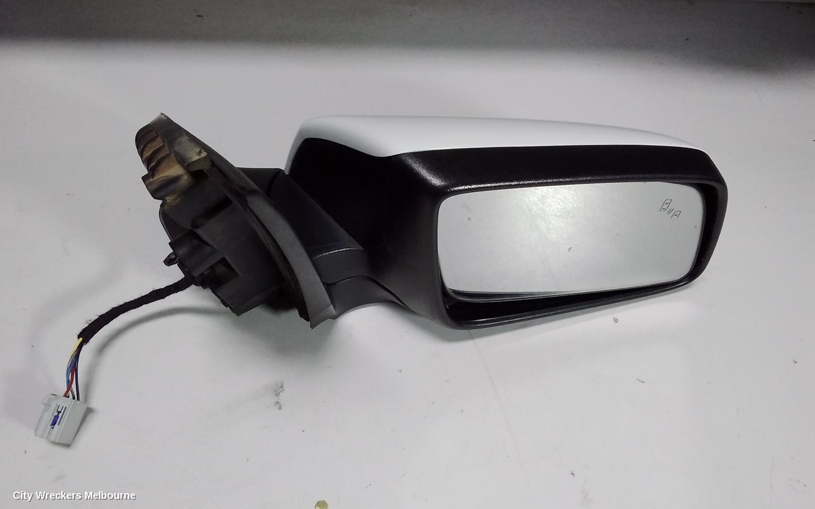 HOLDEN COMMODORE 2013 Right Door Mirror