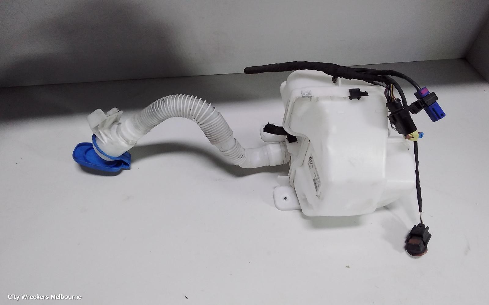 VOLKSWAGEN TIGUAN 2018 Washer Bottle