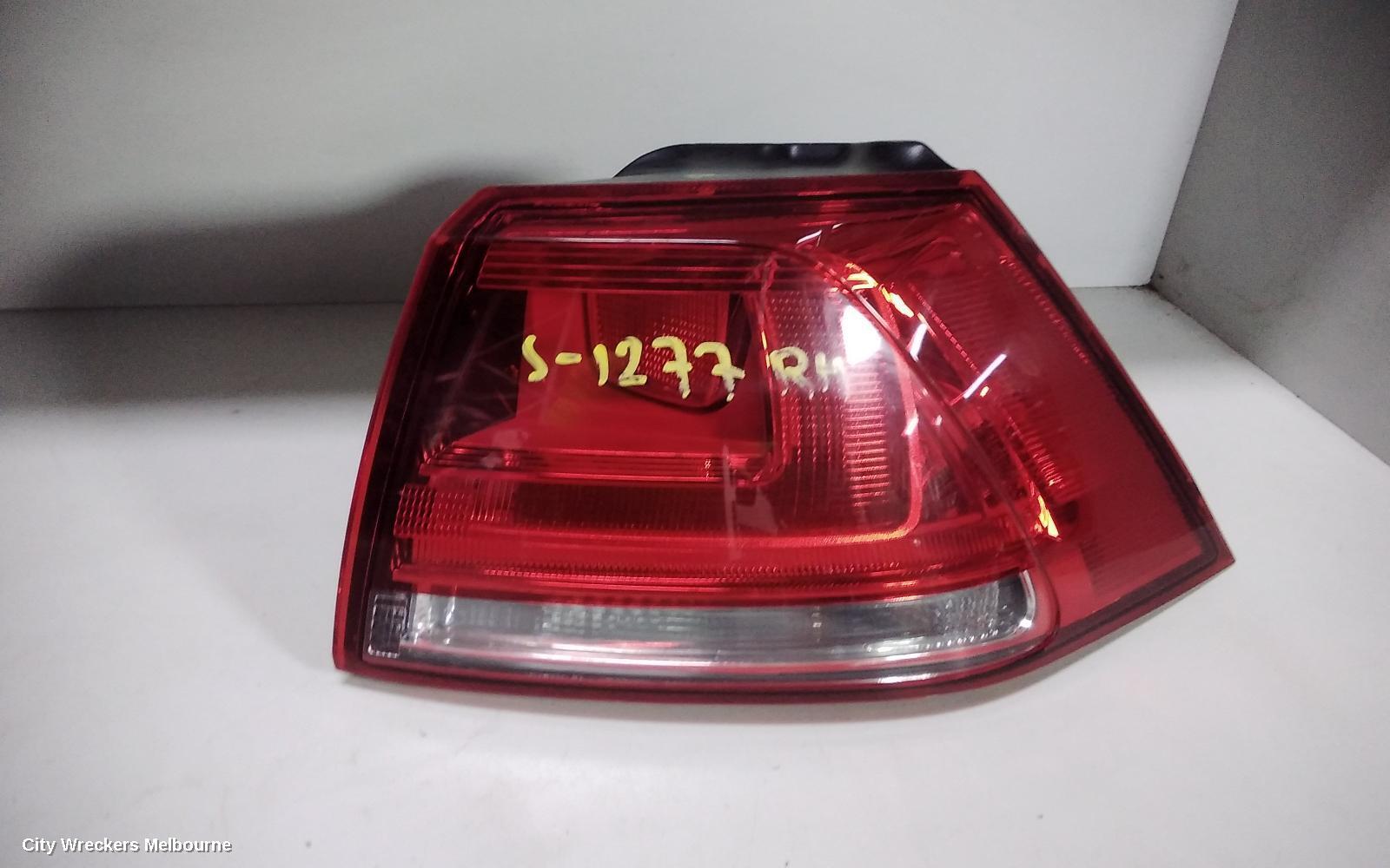 VOLKSWAGEN GOLF 2015 Right Taillight