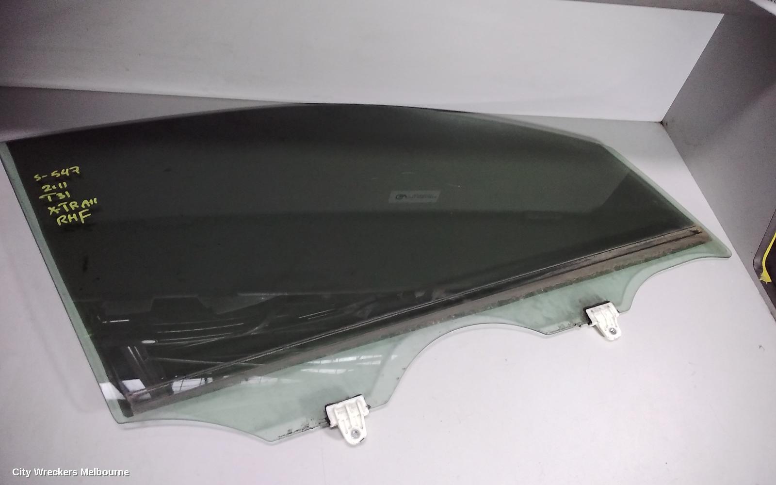 NISSAN XTRAIL 2011 Right Front Door Window