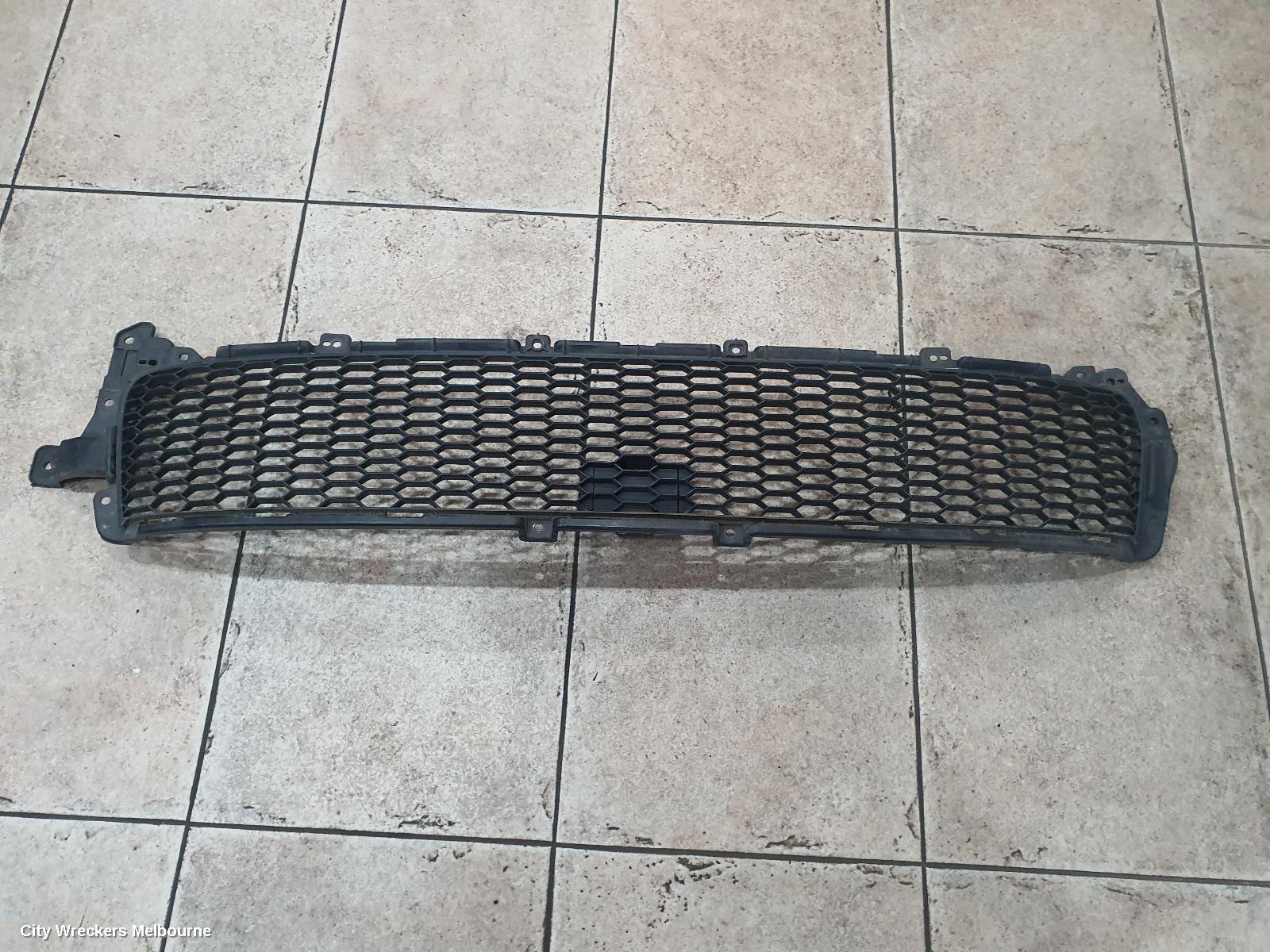 MITSUBISHI OUTLANDER 2011 Grille