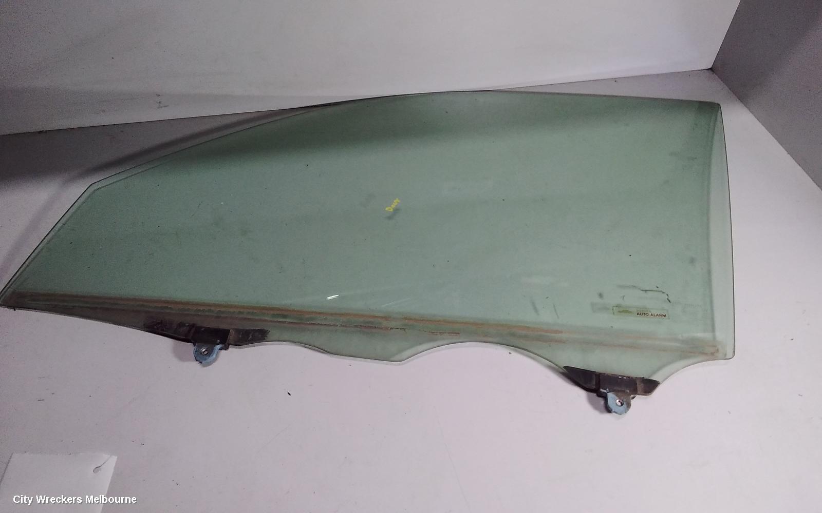 TOYOTA LANDCRUISER 2005 Left Front Door Window