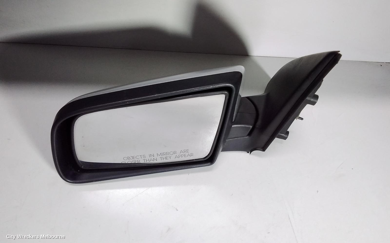 HOLDEN COMMODORE 2004 Left Door Mirror