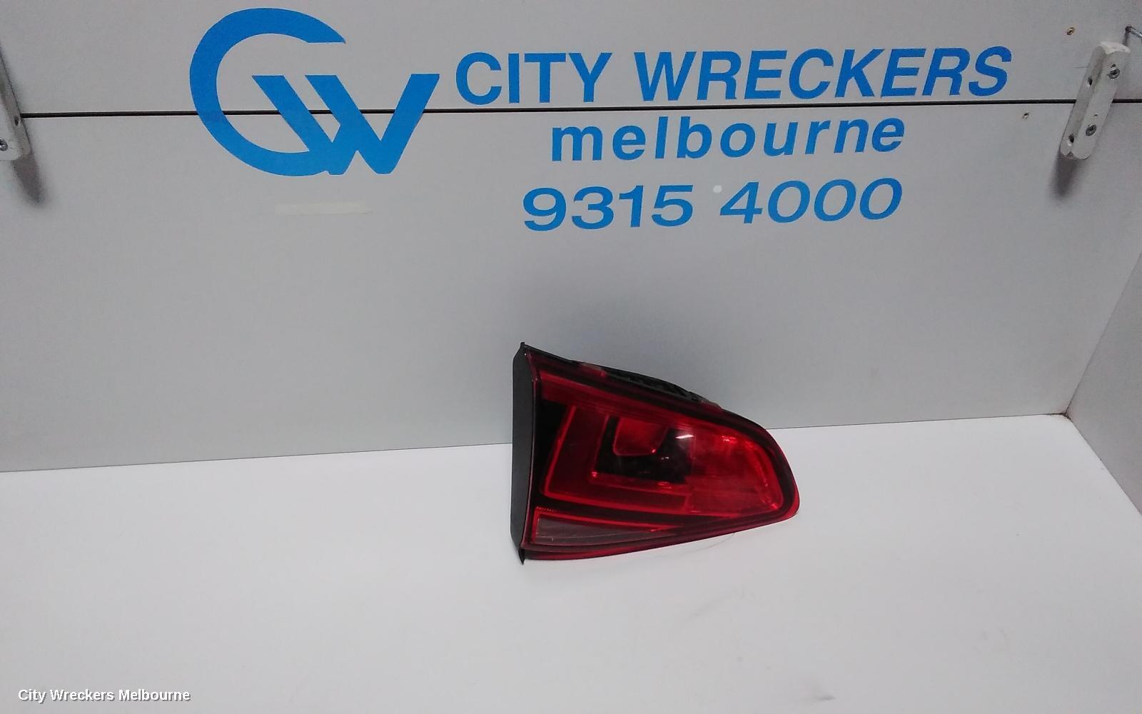 VOLKSWAGEN GOLF 2014 Rear Garnish