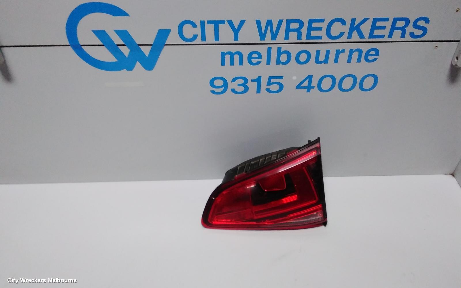 VOLKSWAGEN GOLF 2014 Rear Garnish