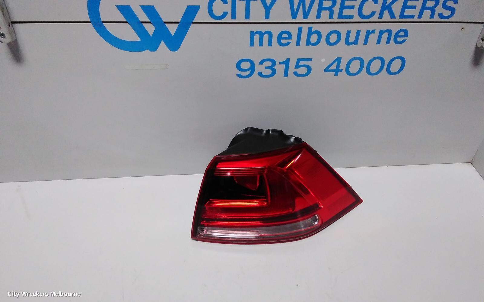 VOLKSWAGEN GOLF 2014 Right Taillight