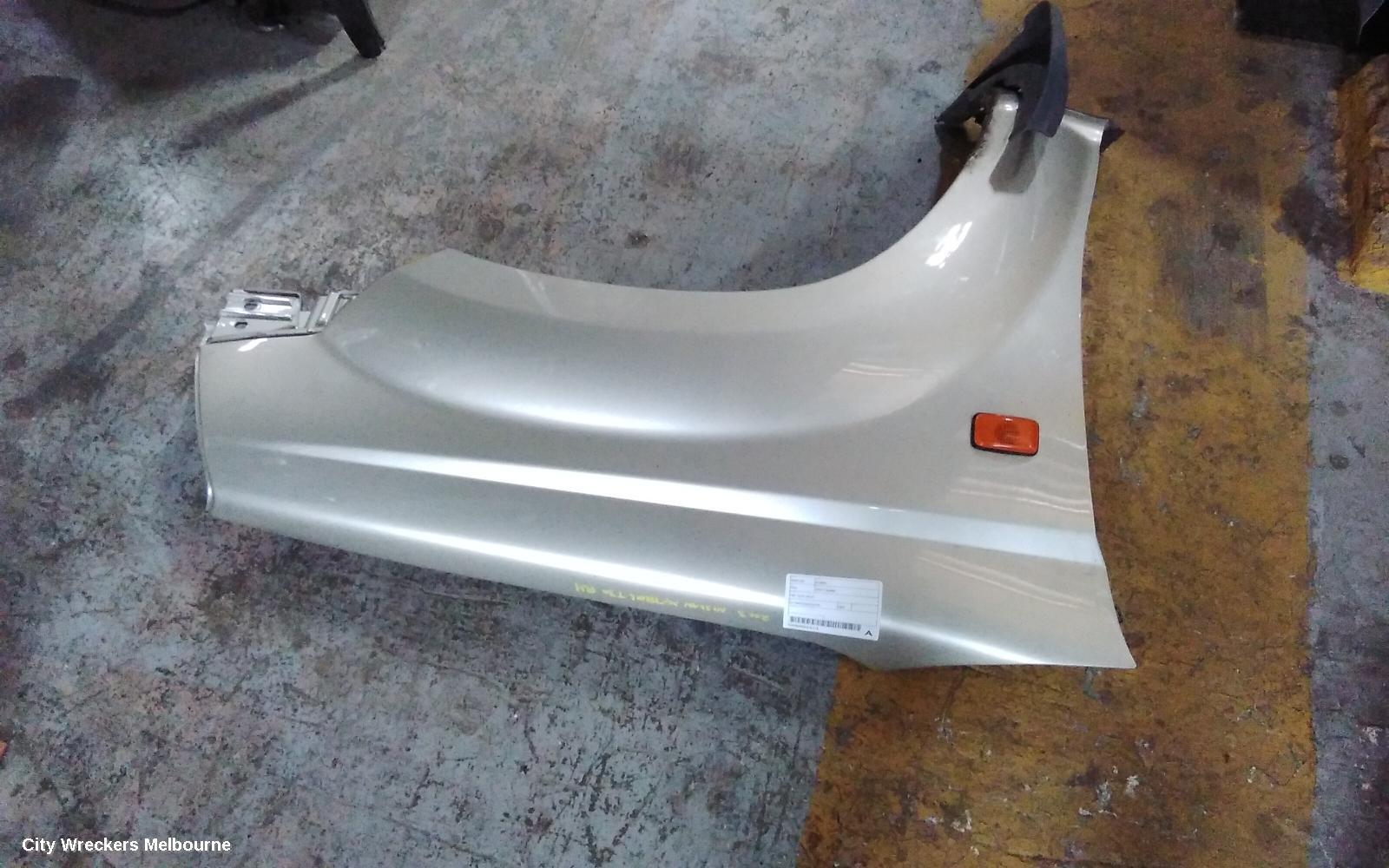 NISSAN XTRAIL 2003 Right Guard