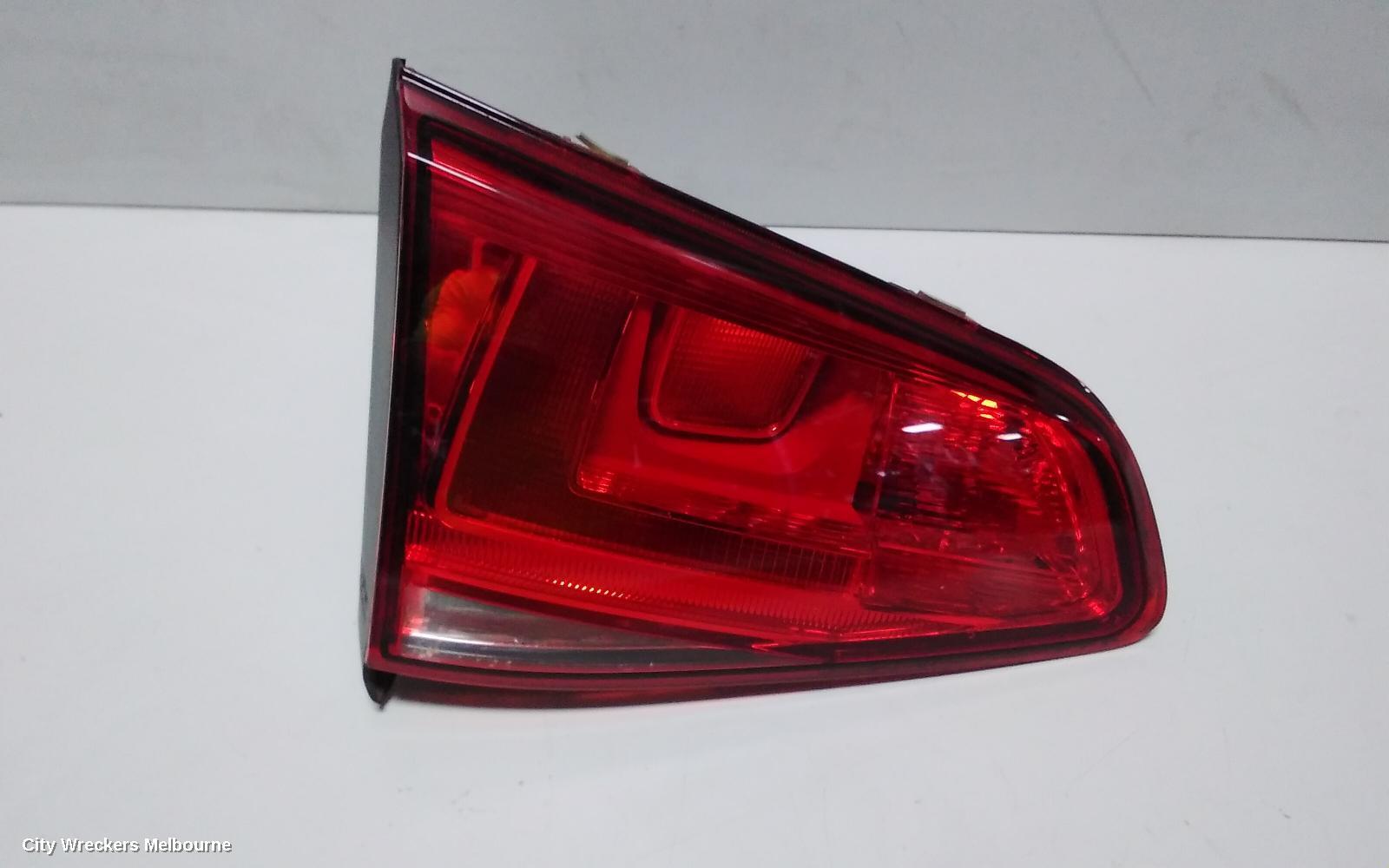 VOLKSWAGEN GOLF 2014 Rear Garnish