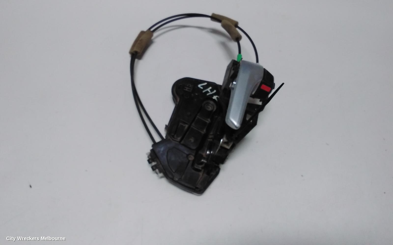 TOYOTA KLUGER 2015 Door/Boot/Gate Lock