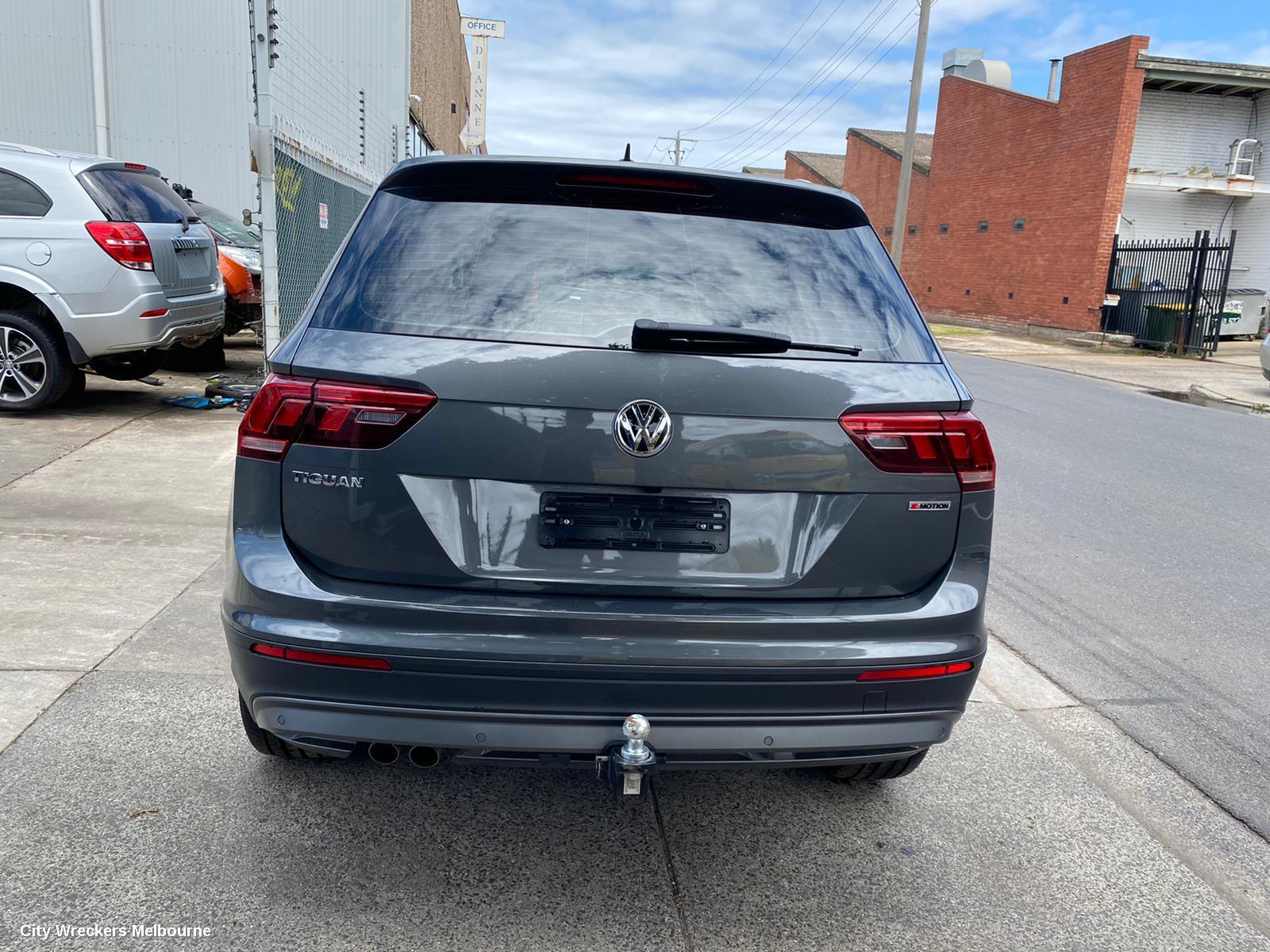 VOLKSWAGEN TIGUAN 2018 Rear Bumper