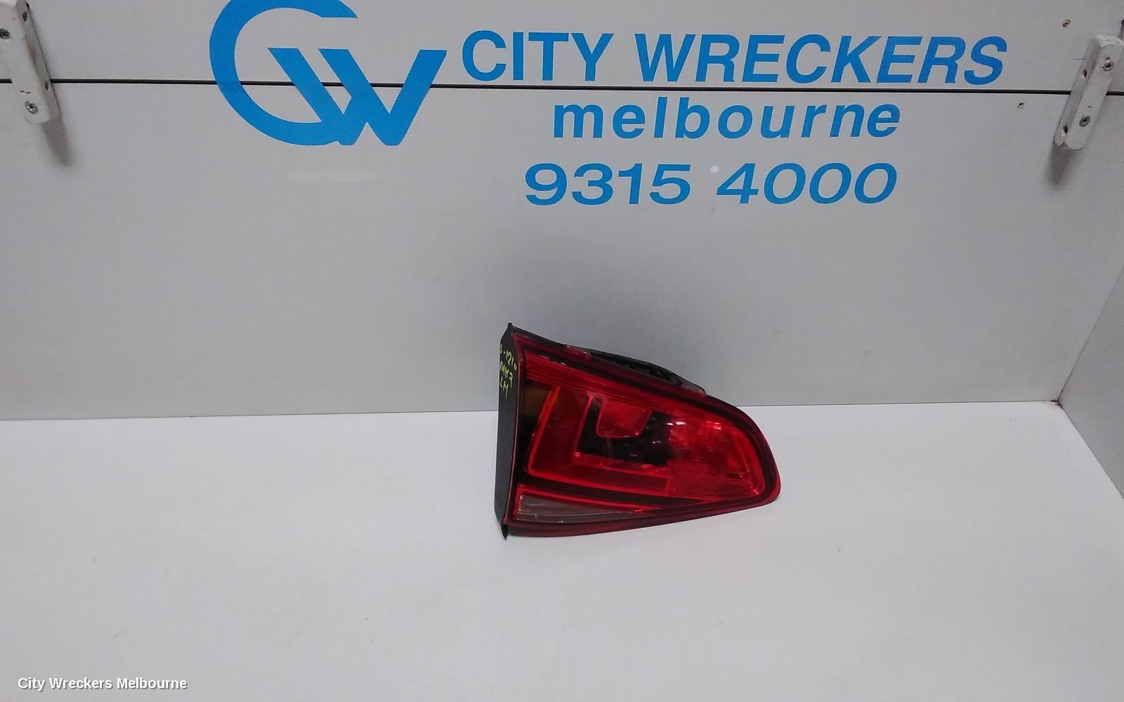 VOLKSWAGEN GOLF 2014 Rear Garnish