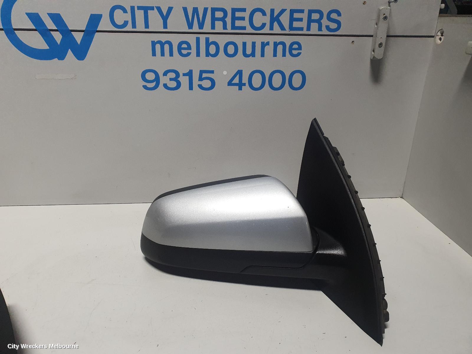 HOLDEN COMMODORE 2010 Right Door Mirror