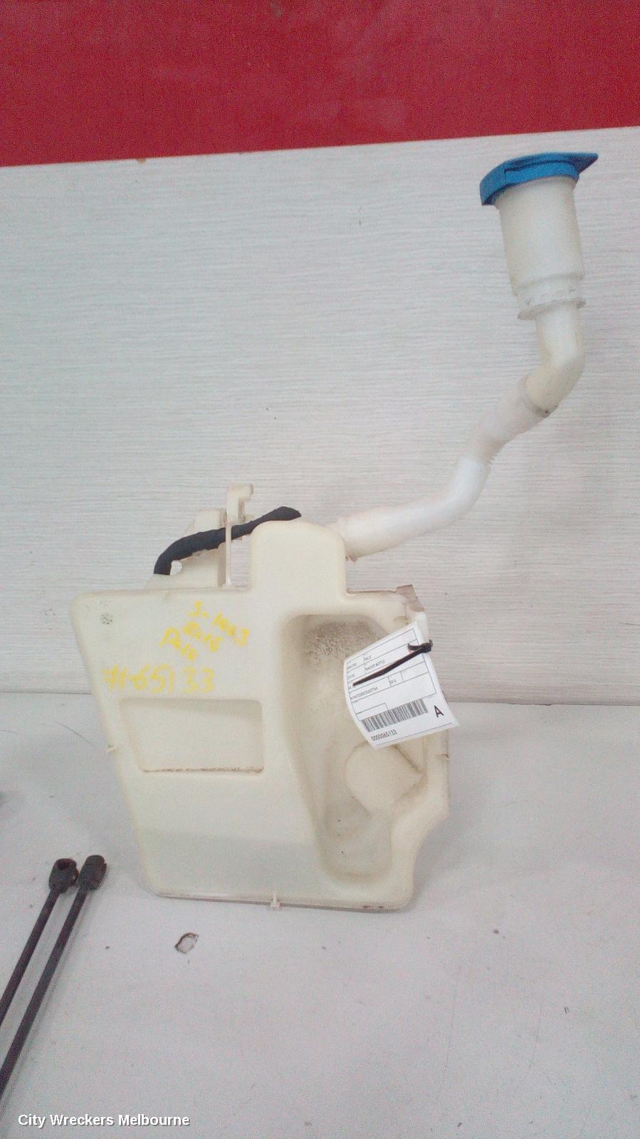 VOLKSWAGEN POLO 2016 Washer Bottle