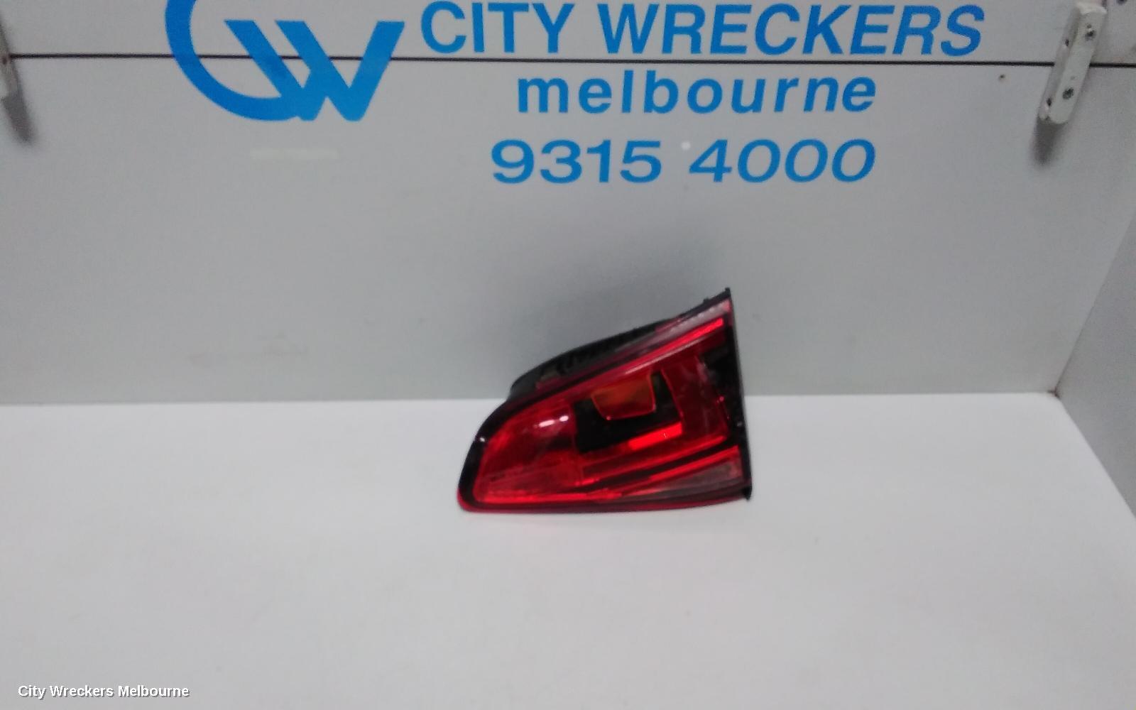 VOLKSWAGEN GOLF 2014 Rear Garnish