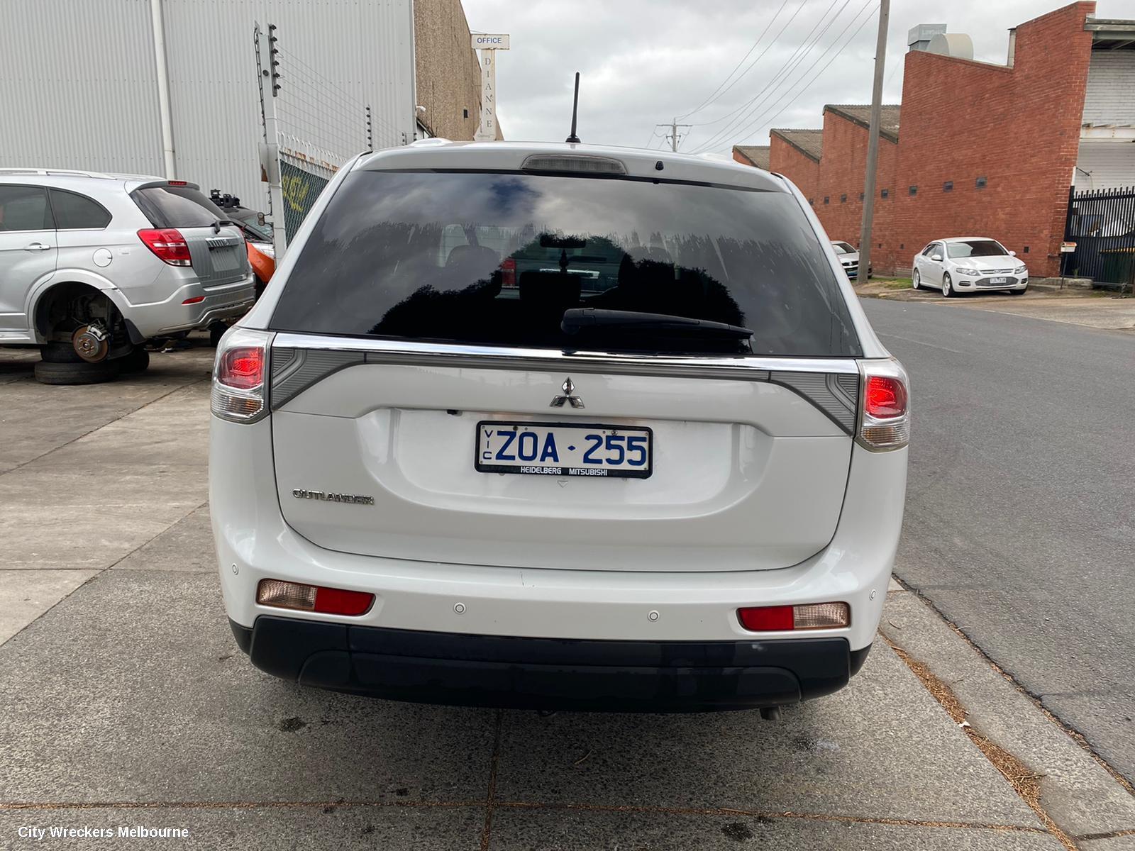 MITSUBISHI OUTLANDER 2013 Left Rear Door/Sliding