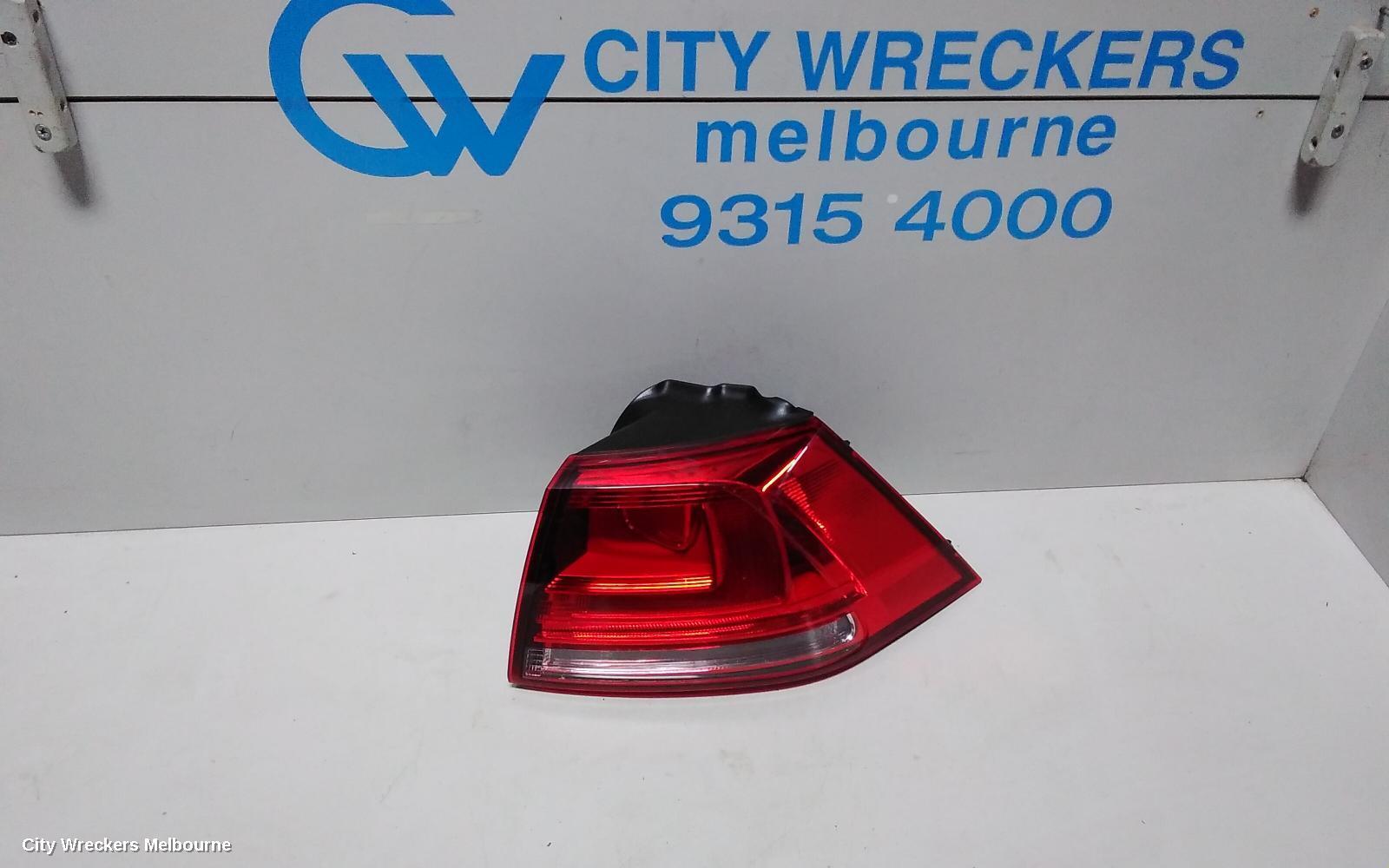 VOLKSWAGEN GOLF 2015 Right Taillight