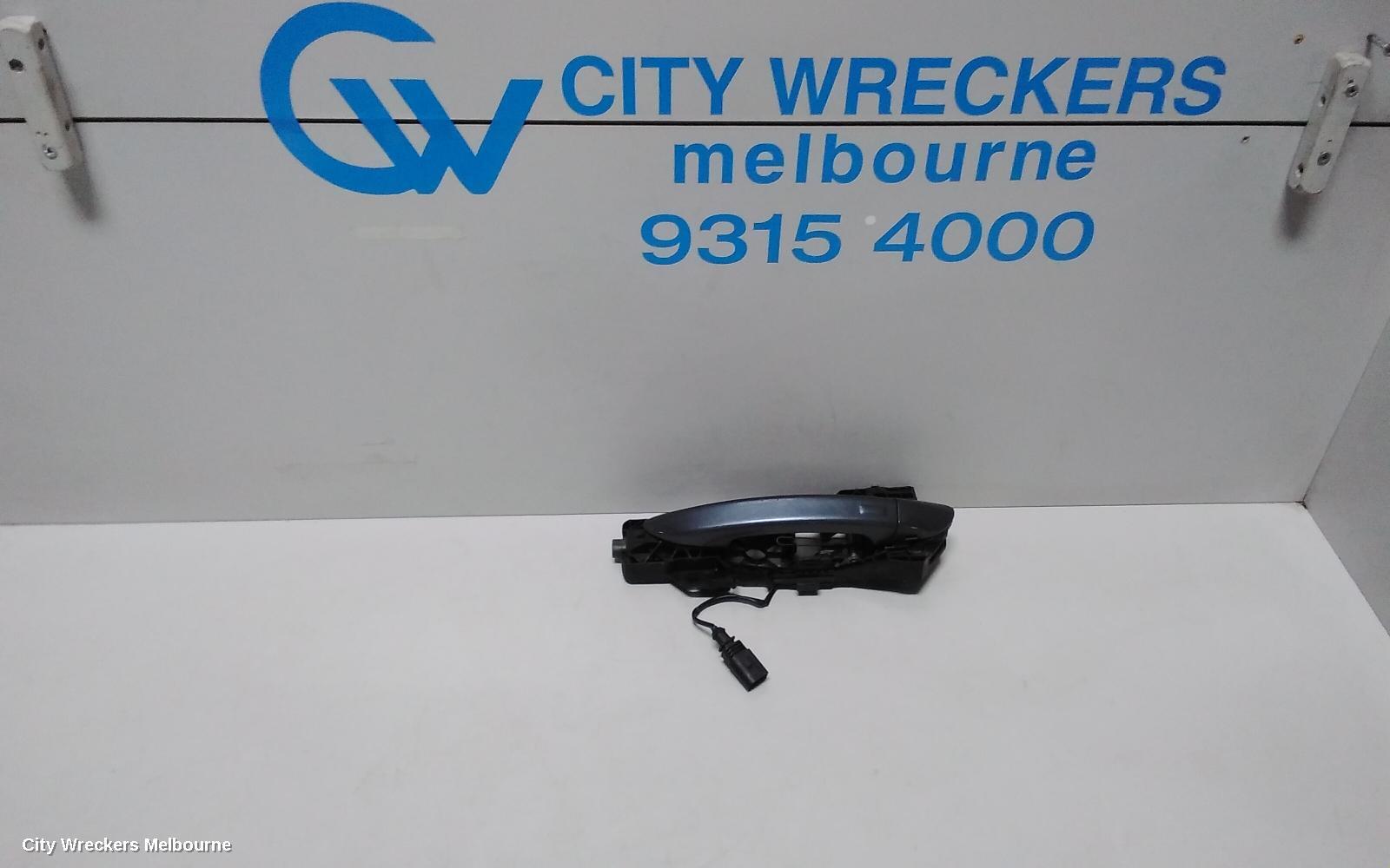 VOLKSWAGEN PASSAT 2013 Door Handle