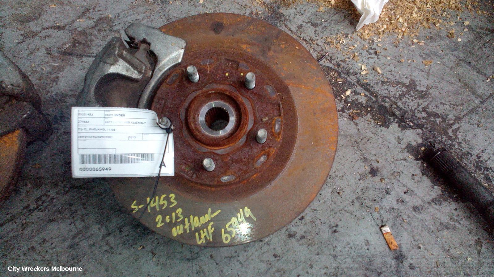 MITSUBISHI OUTLANDER 2013 Left Front Hub Assembly