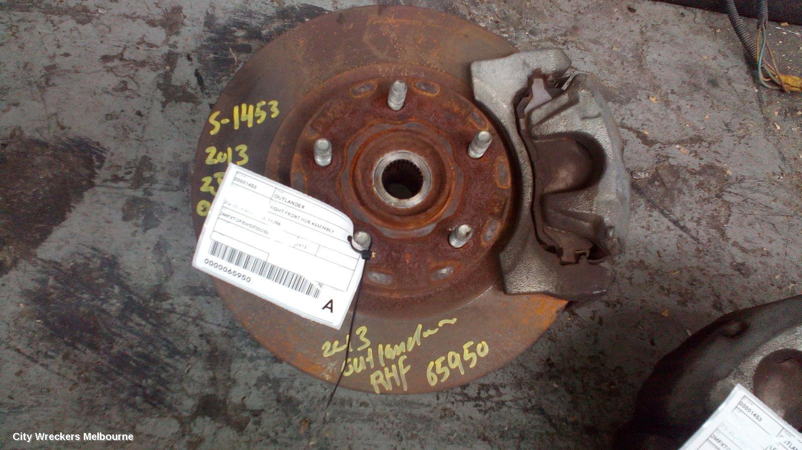 MITSUBISHI OUTLANDER 2013 Right Front Hub Assembly