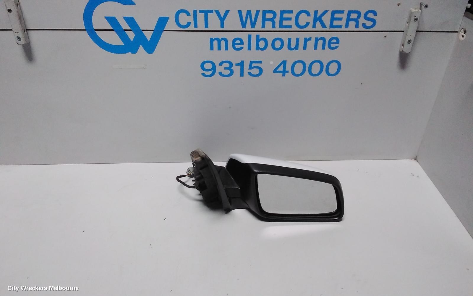 HOLDEN COMMODORE 2013 Right Door Mirror