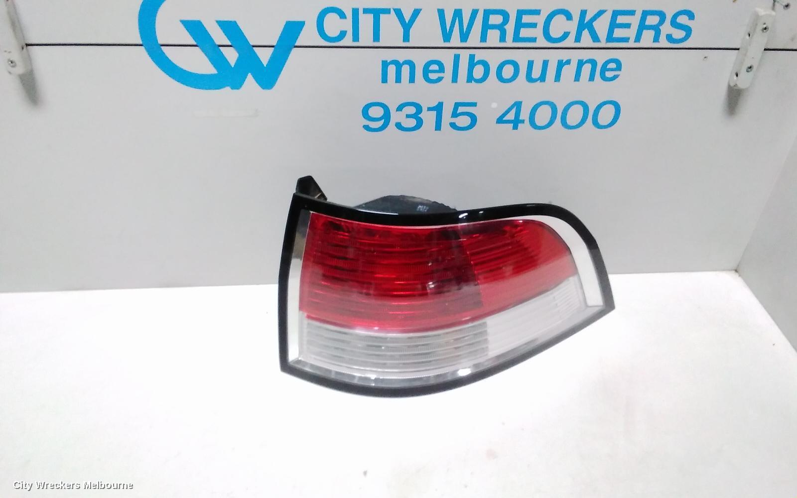 HOLDEN COMMODORE 2010 Right Taillight