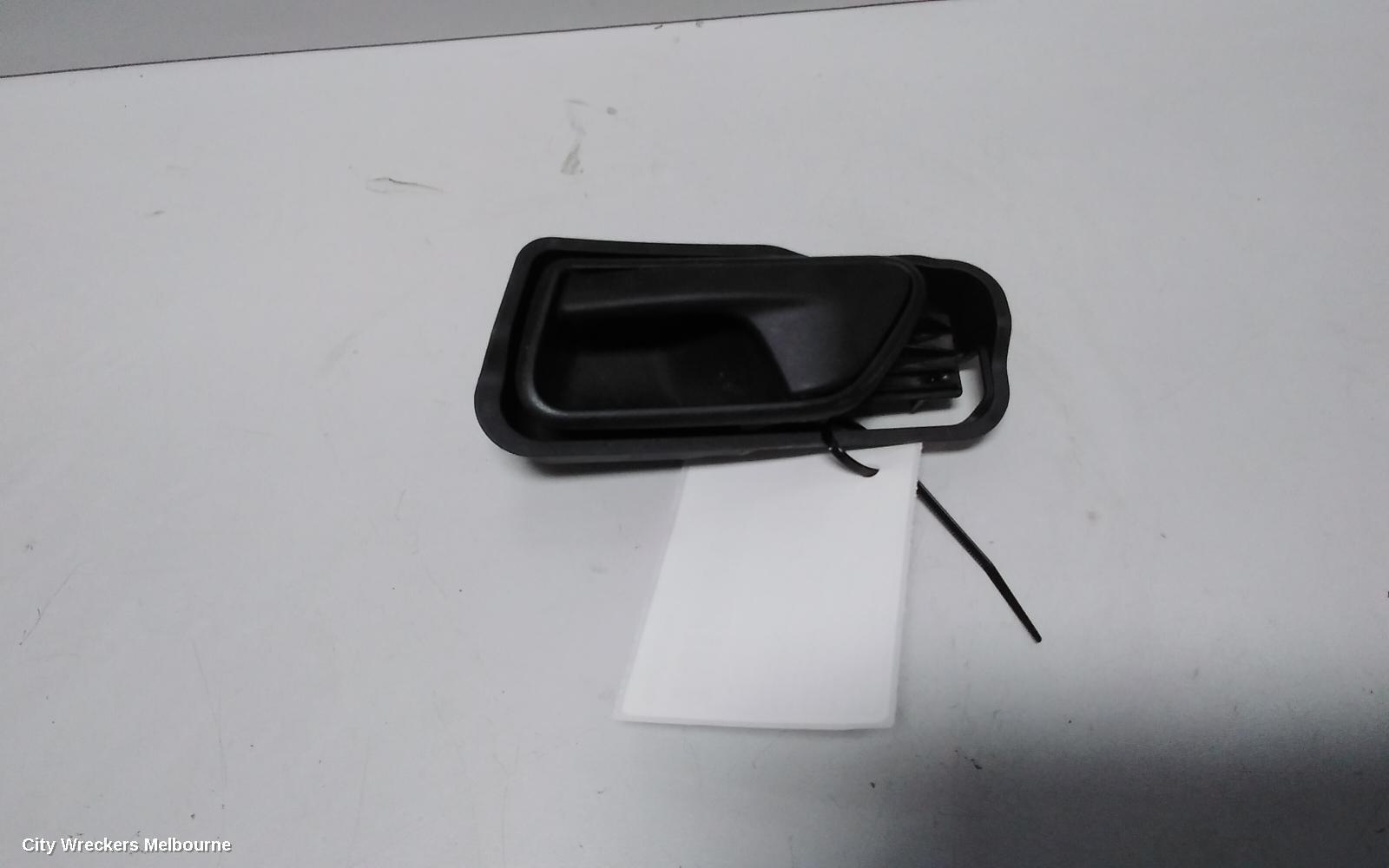 VOLKSWAGEN CADDY 2014 Door Handle