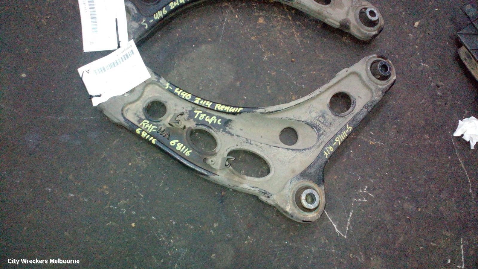 RENAULT TRAFIC 2014 Right Front Lower Control Arm