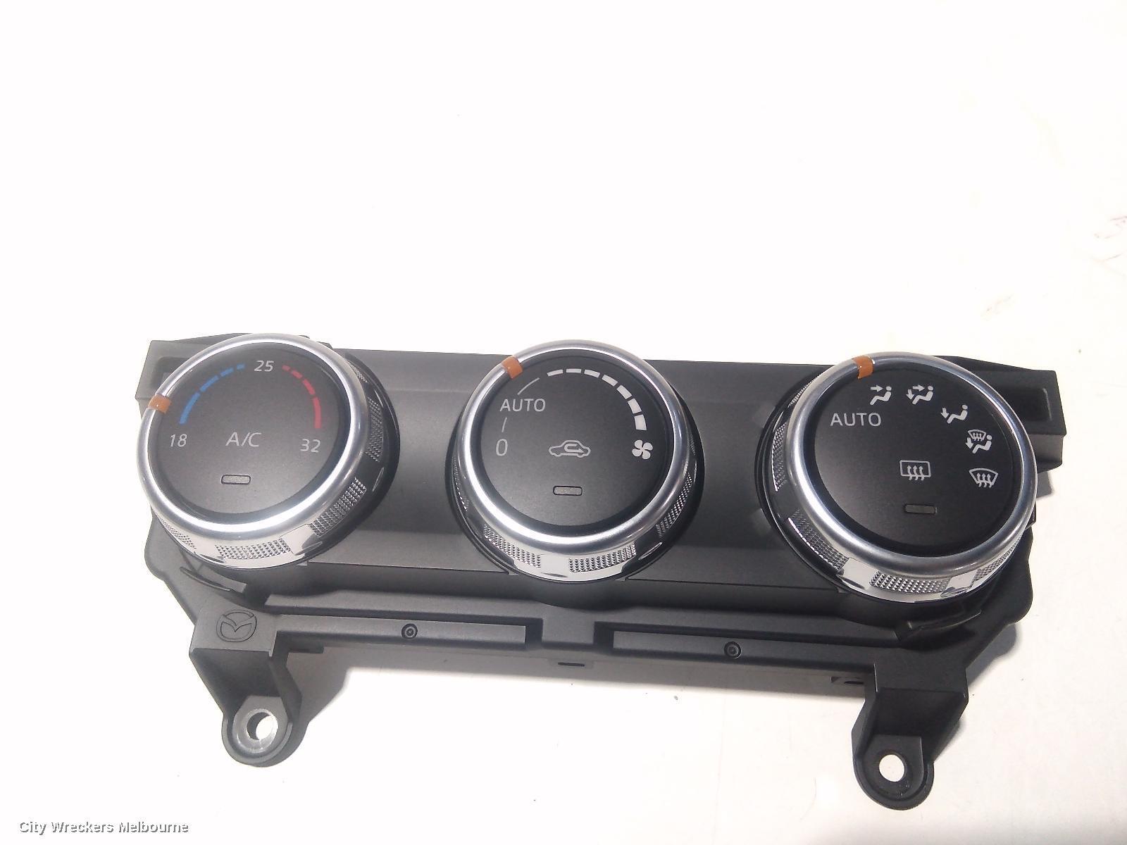 MAZDA CX3 2020 Heater/Ac Controls