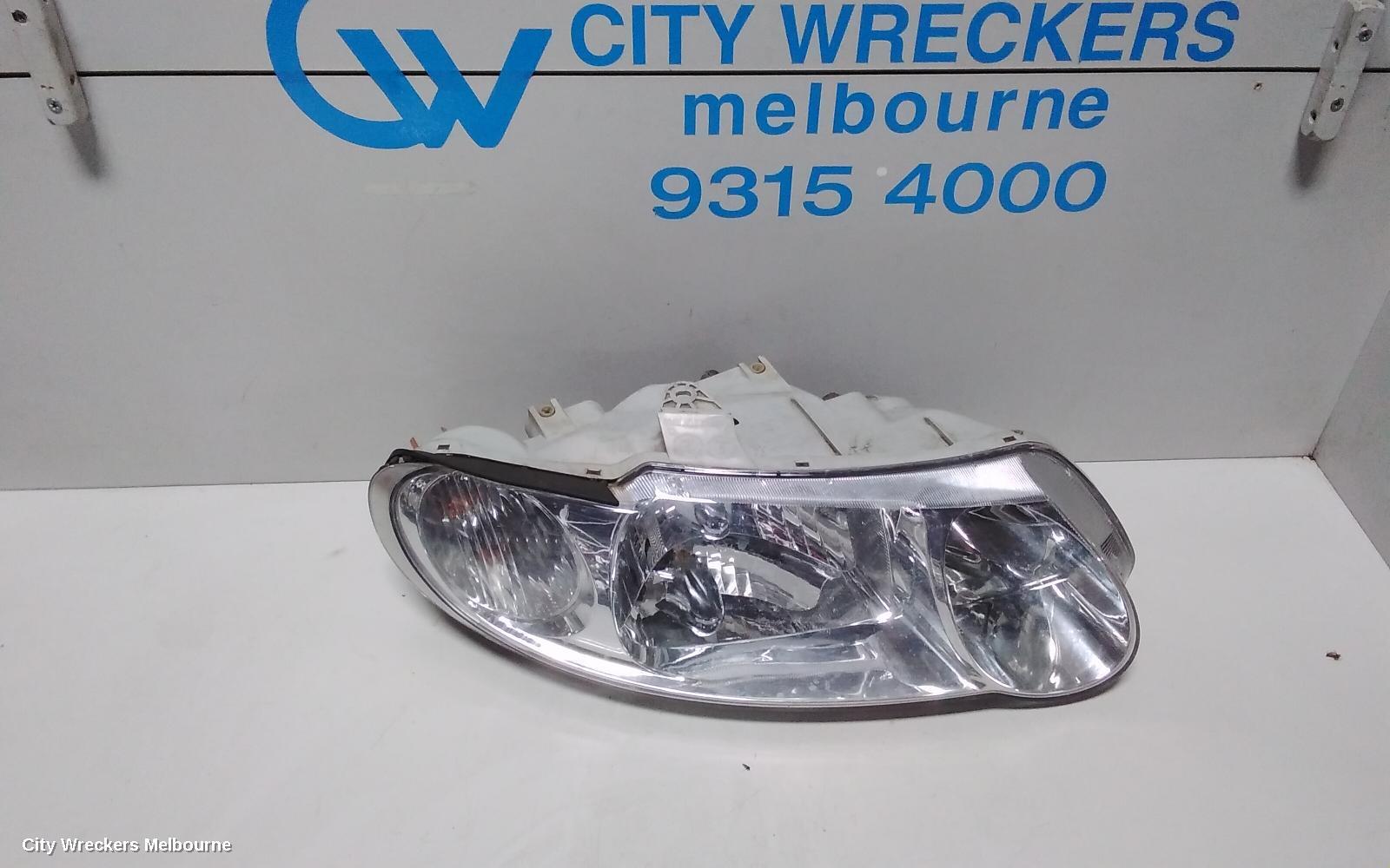 HOLDEN COMMODORE 2002 Right Headlamp