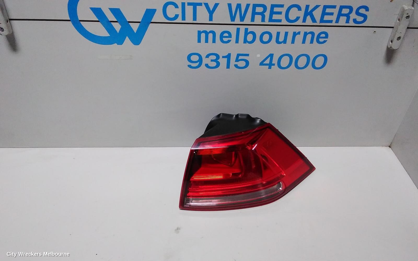 VOLKSWAGEN GOLF 2015 Right Taillight