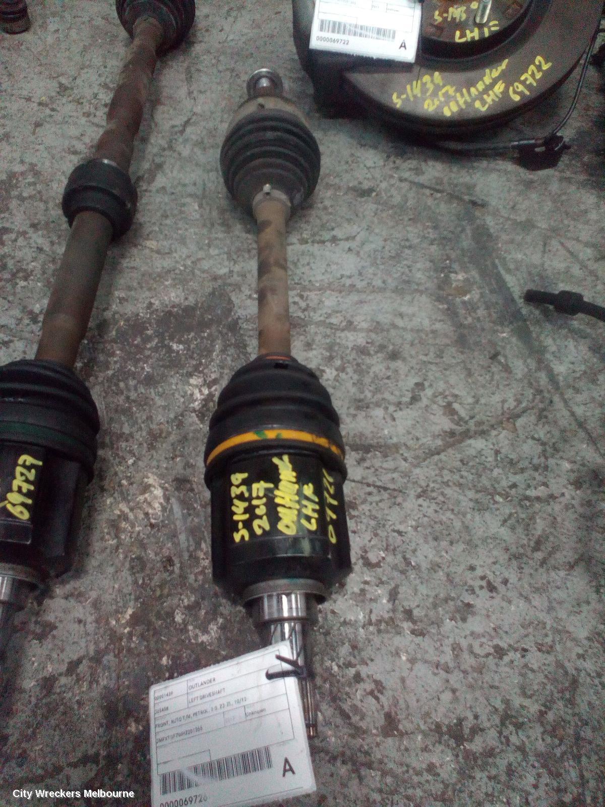 MITSUBISHI OUTLANDER 2017 Left Driveshaft