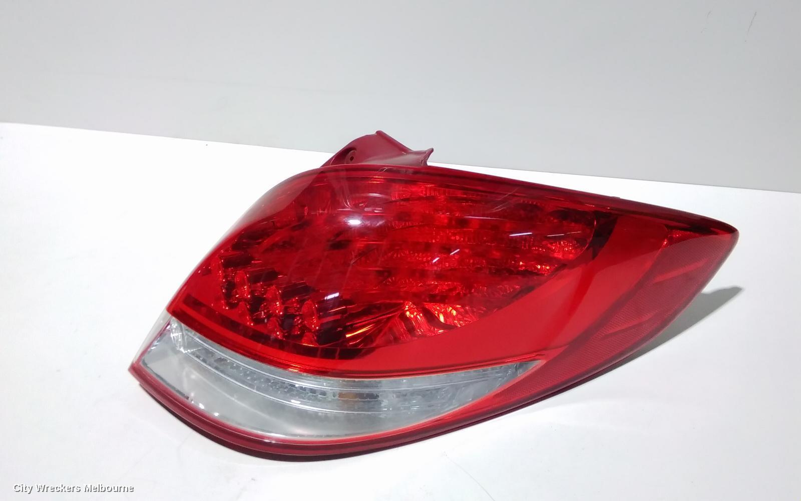 HYUNDAI VELOSTER 2012 Right Taillight