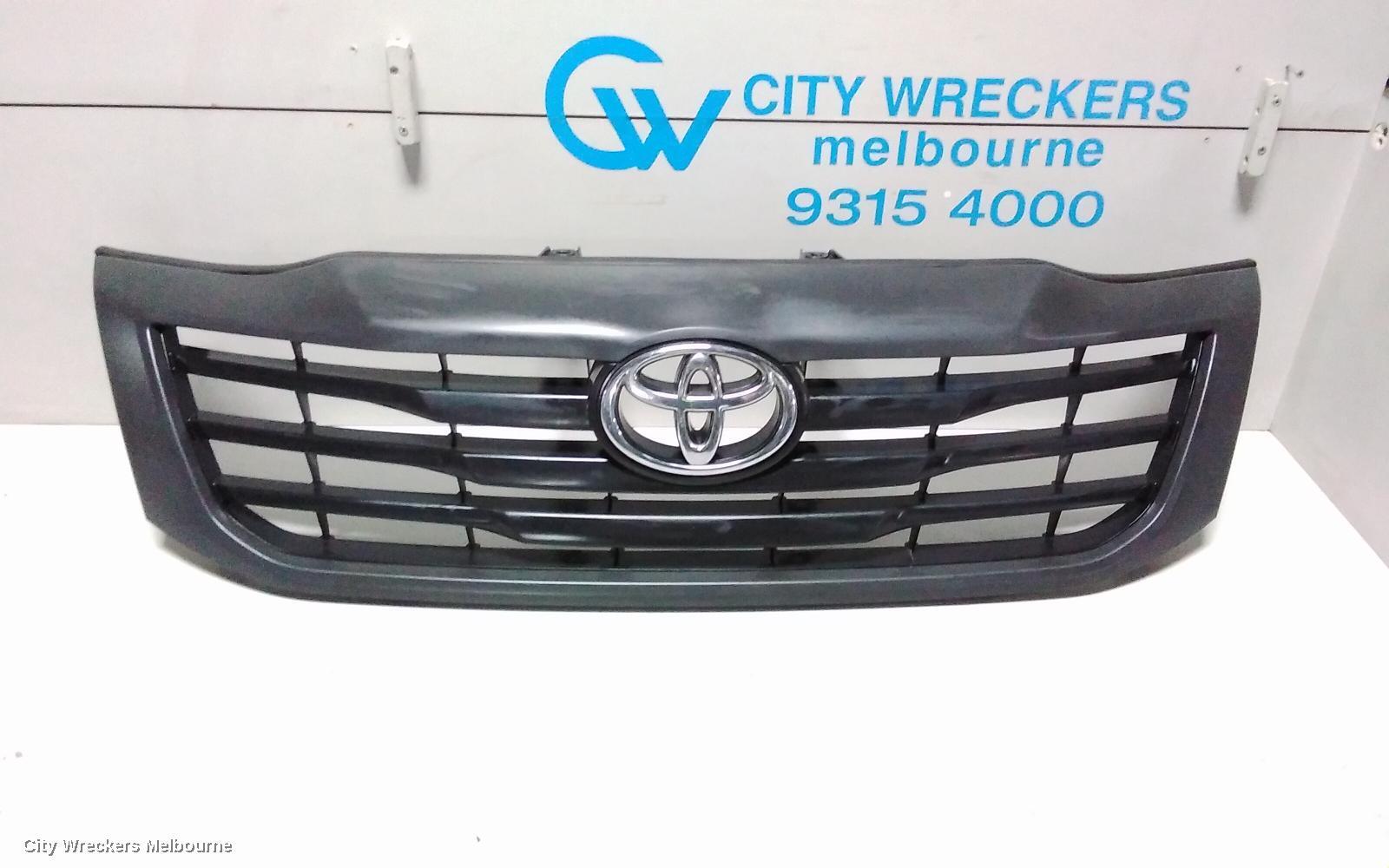 TOYOTA HILUX 2015 Grille