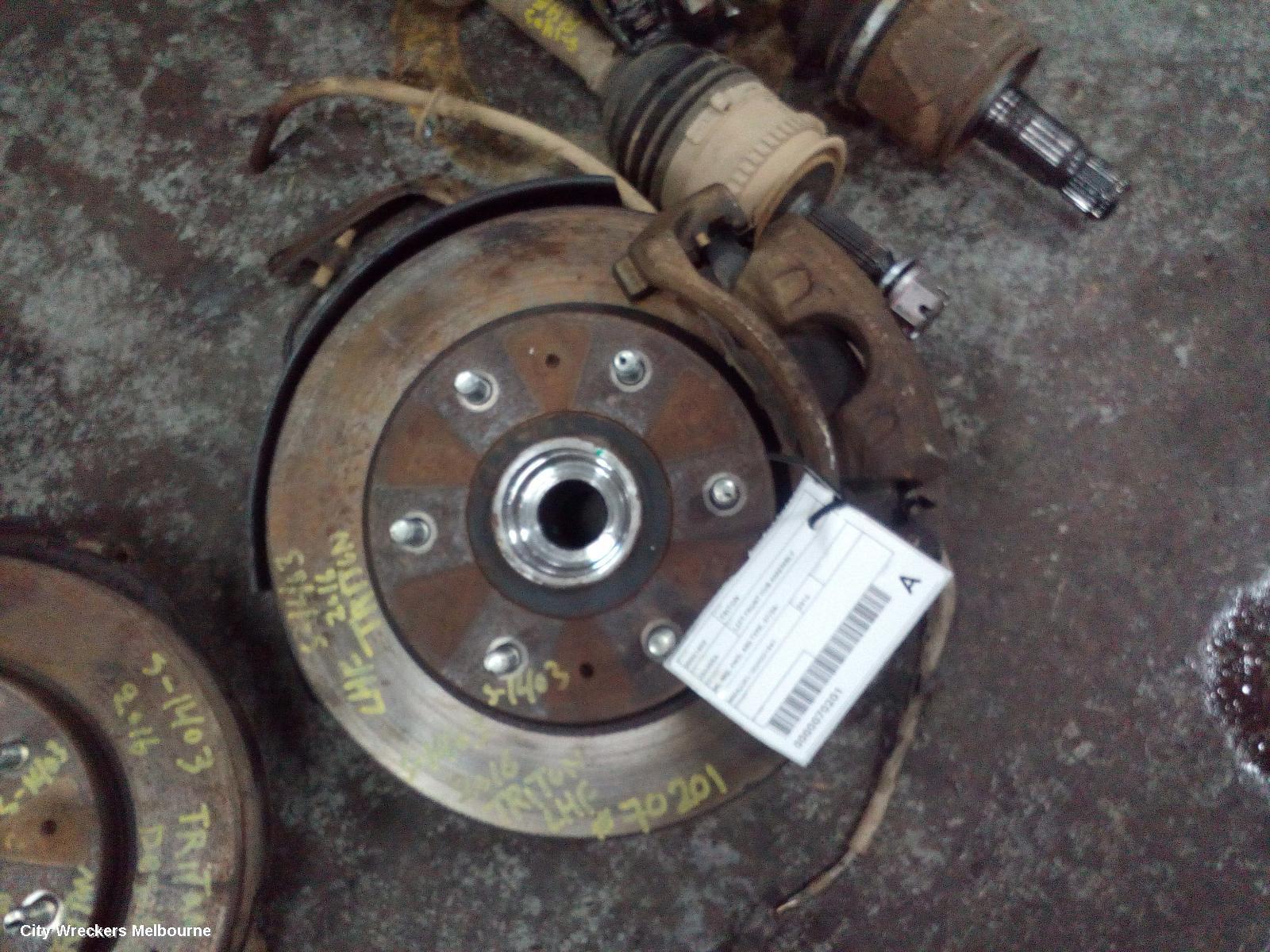 MITSUBISHI TRITON 2016 Left Front Hub Assembly