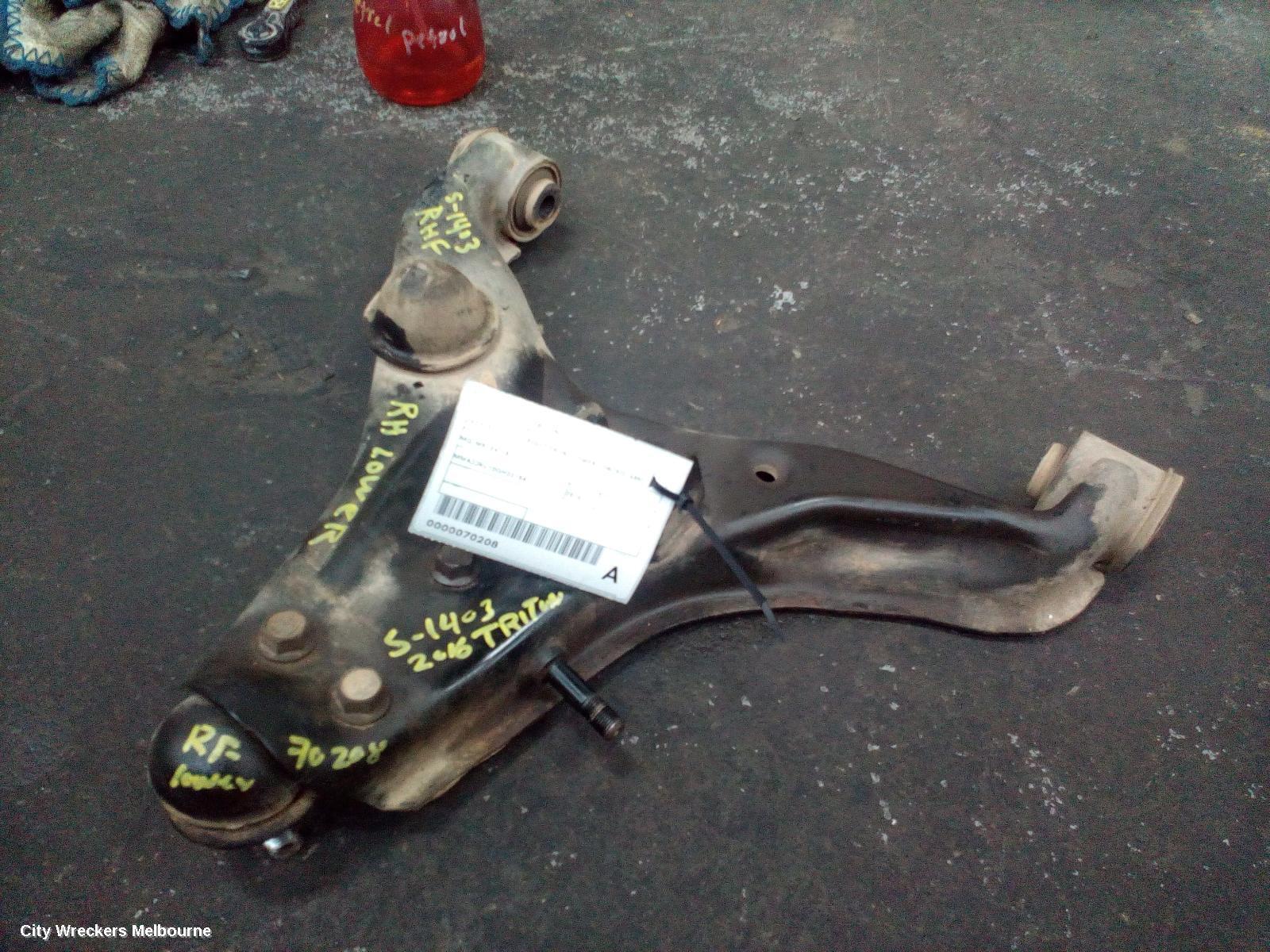 MITSUBISHI TRITON 2016 Right Front Lower Control Arm