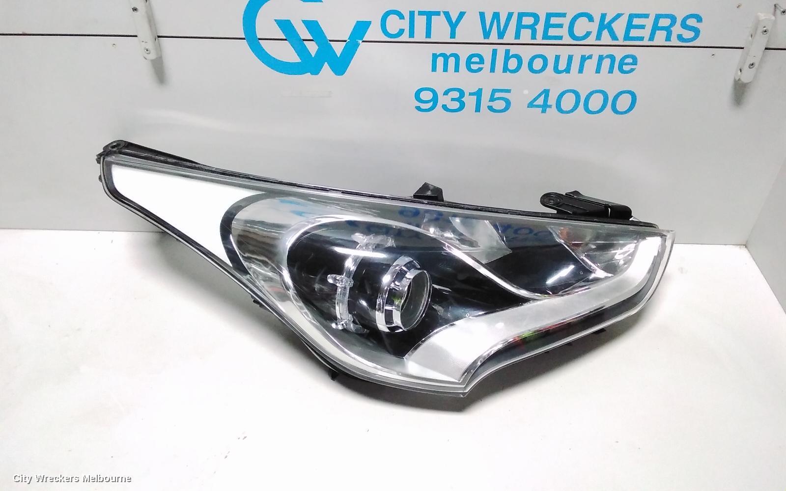 HYUNDAI VELOSTER 2013 Right Headlamp