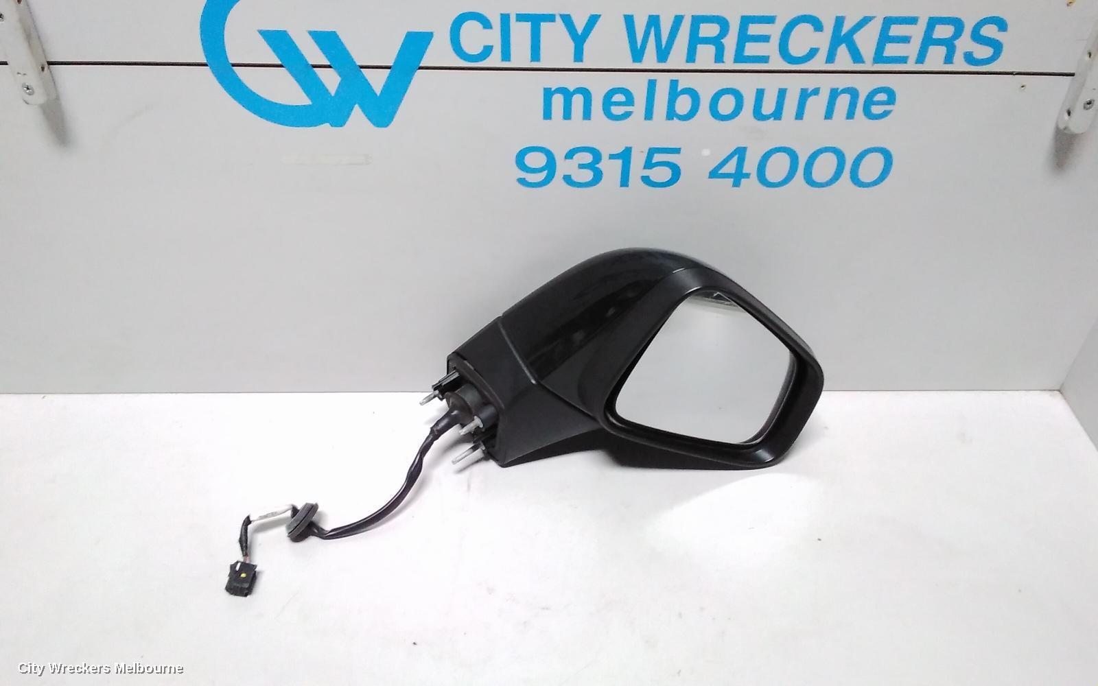 HOLDEN TRAX 2014 Right Door Mirror