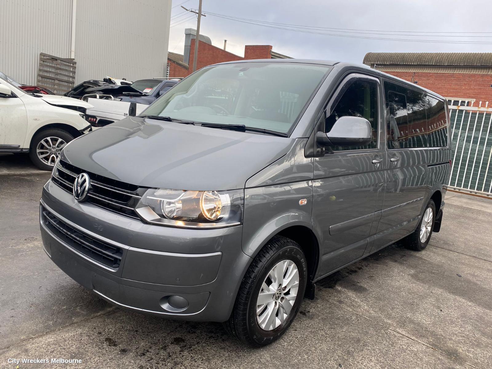 VOLKSWAGEN TRANSPORTER 2014 Left Front Door