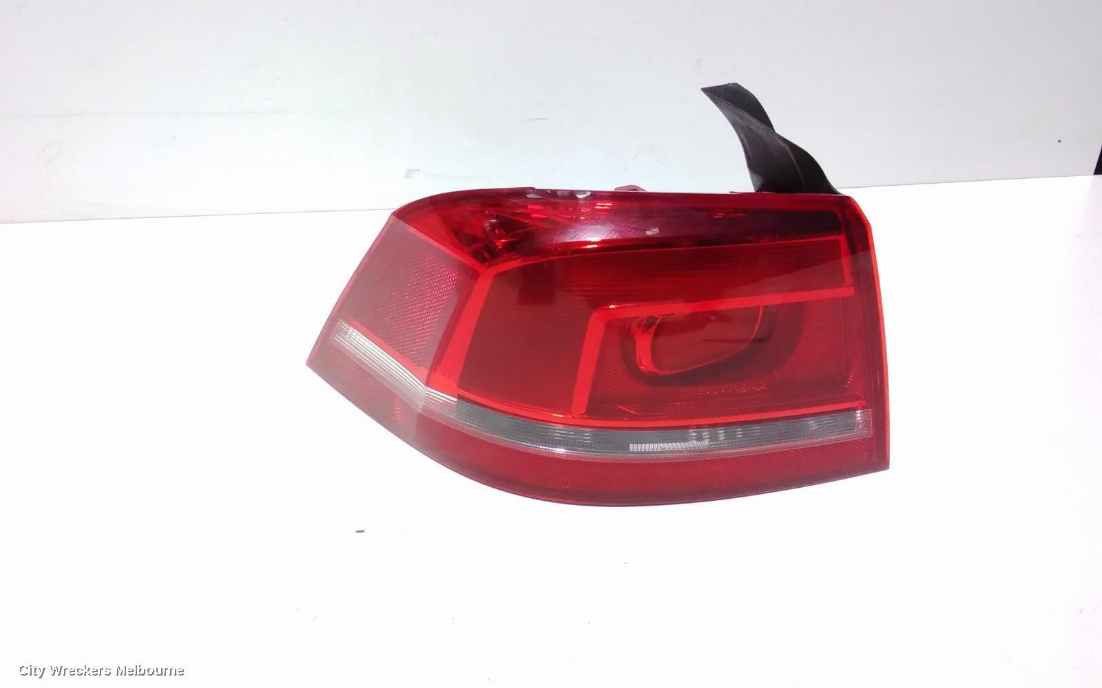 VOLKSWAGEN PASSAT 2013 Left Taillight