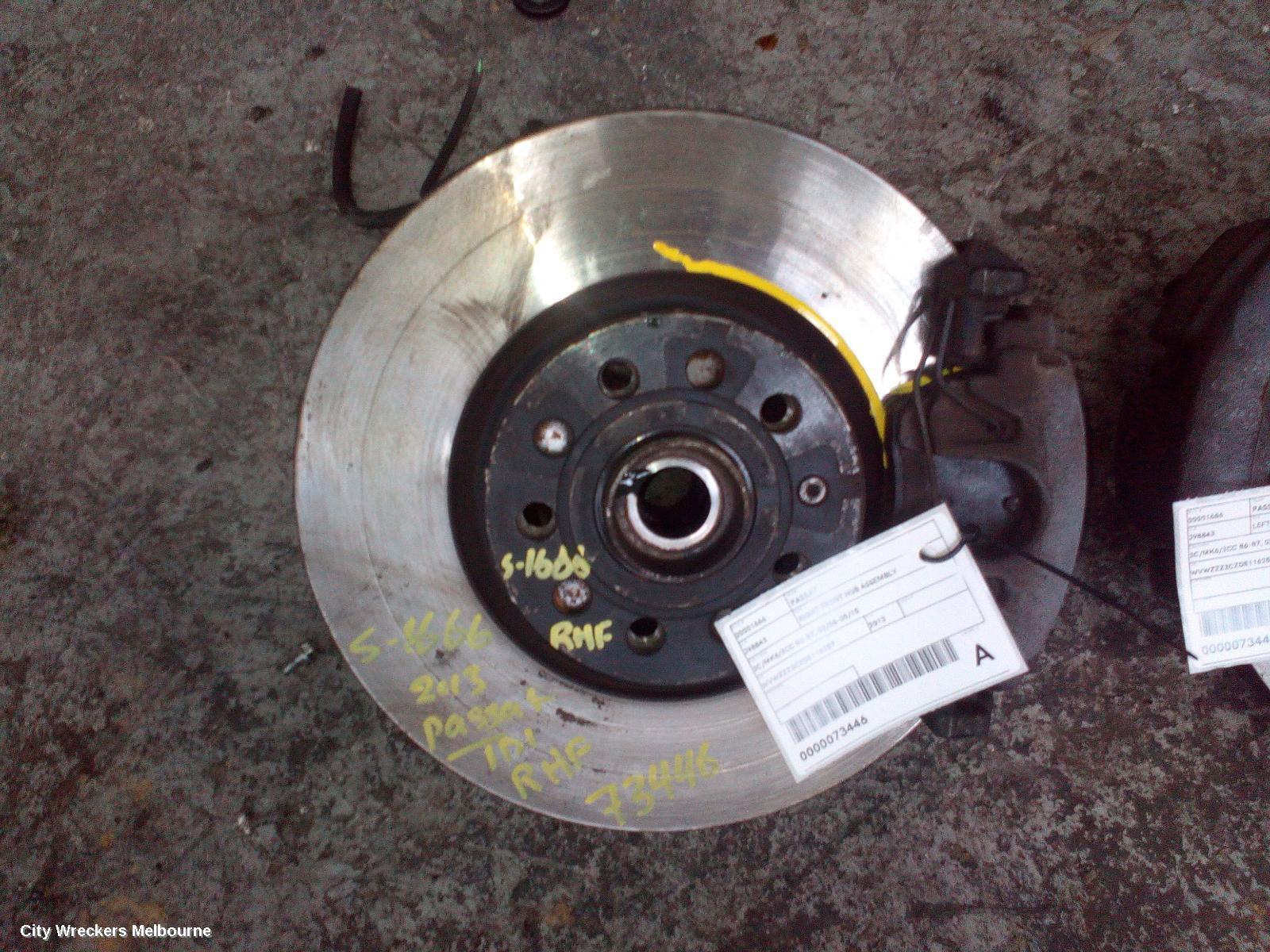 VOLKSWAGEN PASSAT 2013 Right Front Hub Assembly