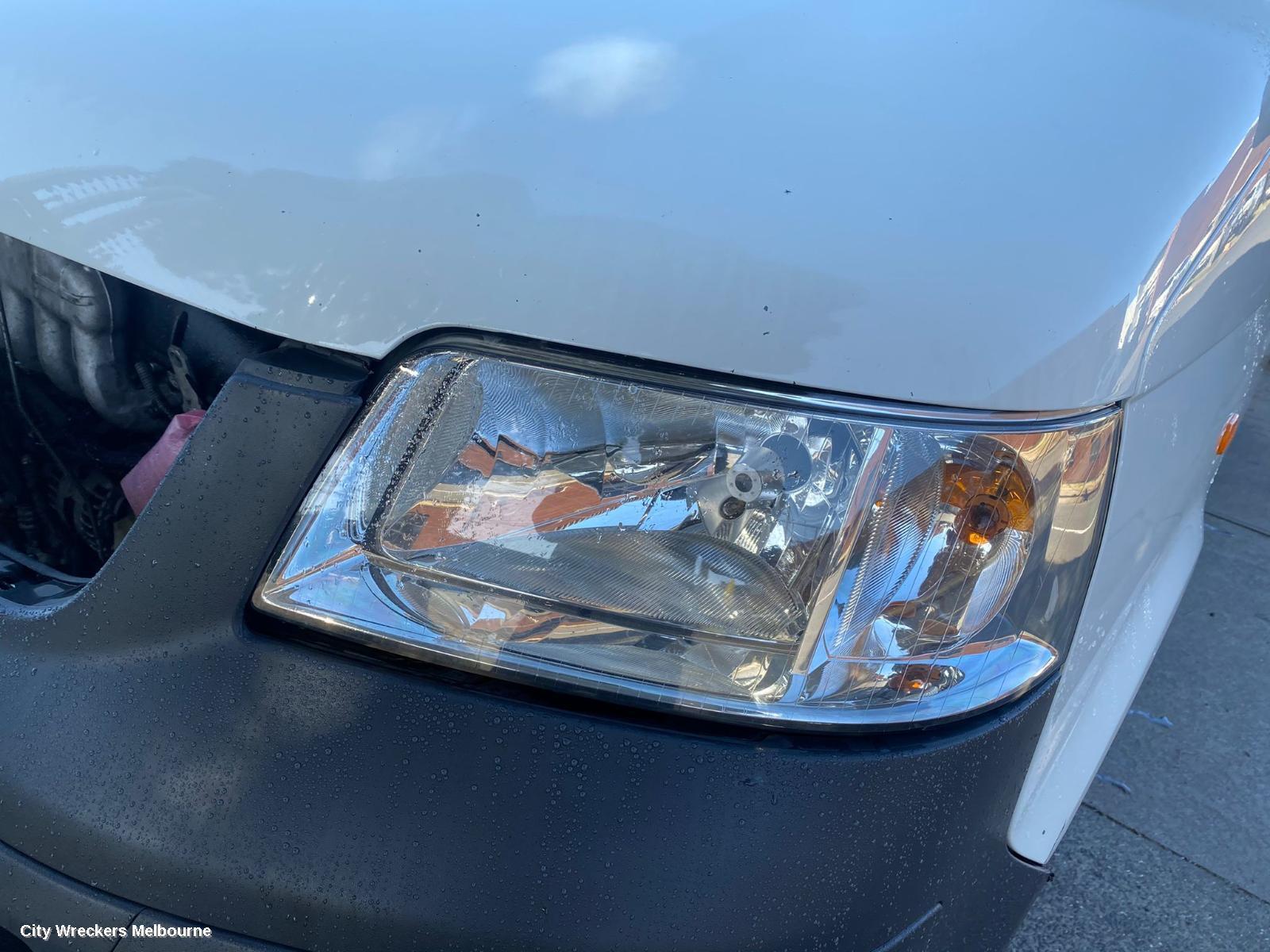 VOLKSWAGEN TRANSPORTER 2007 Left Headlamp