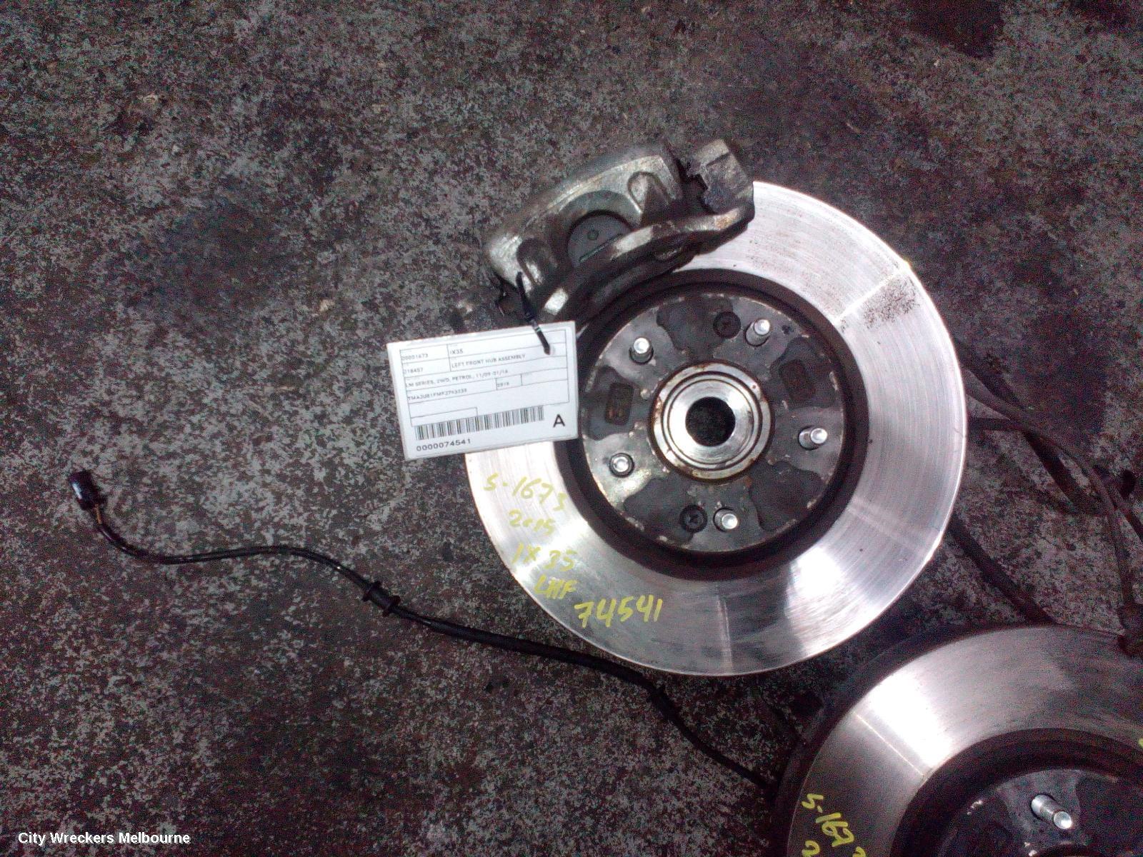 HYUNDAI IX35 2015 Left Front Hub Assembly