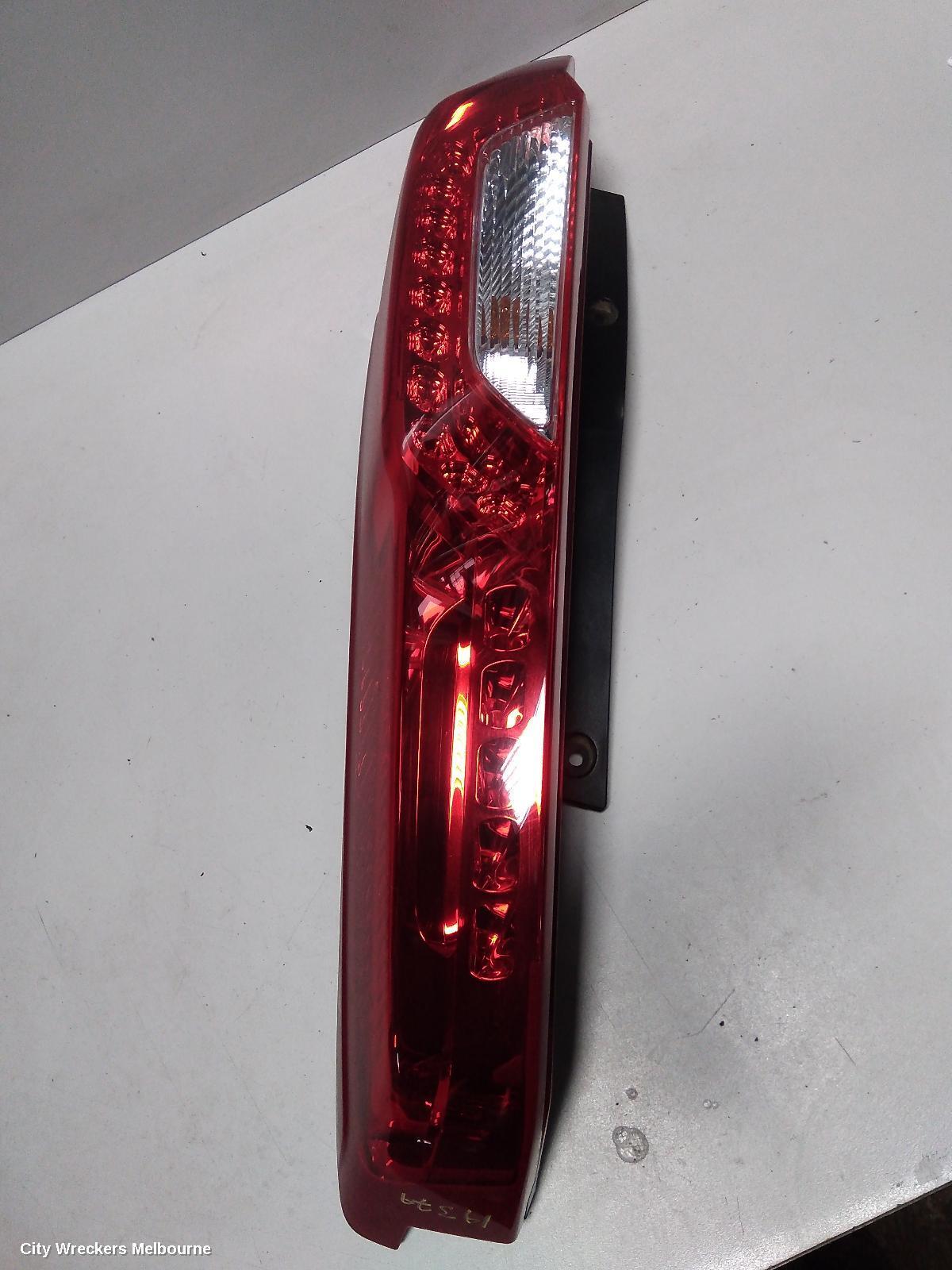 NISSAN XTRAIL 2012 Right Taillight