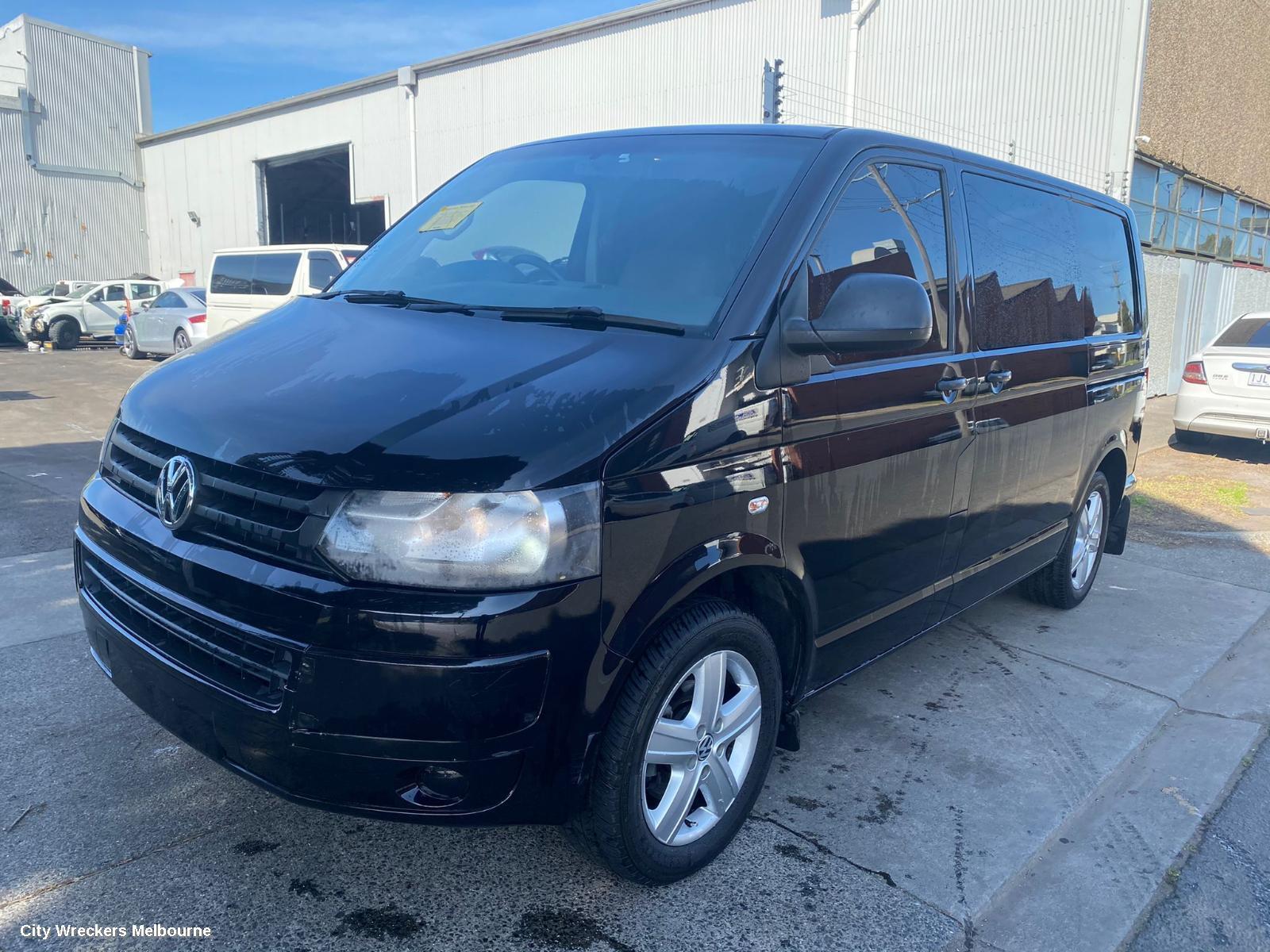 VOLKSWAGEN TRANSPORTER 2014 Left Front Door