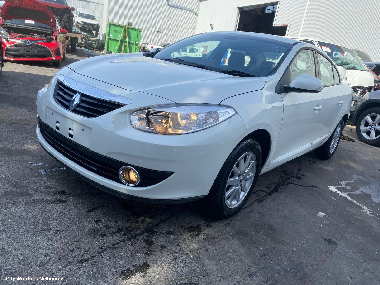 RENAULT FLUENCE 2012 Left Front Door